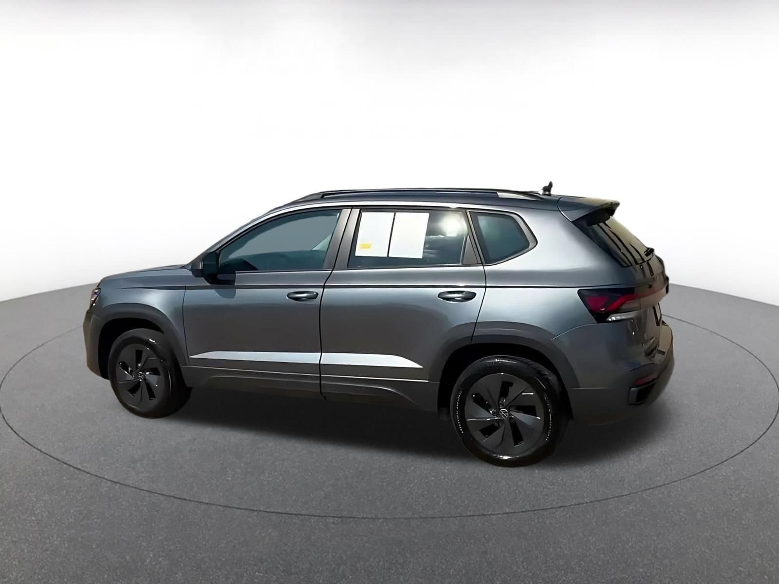 Thumbnail: 2026 Volkswagen Taos - 4