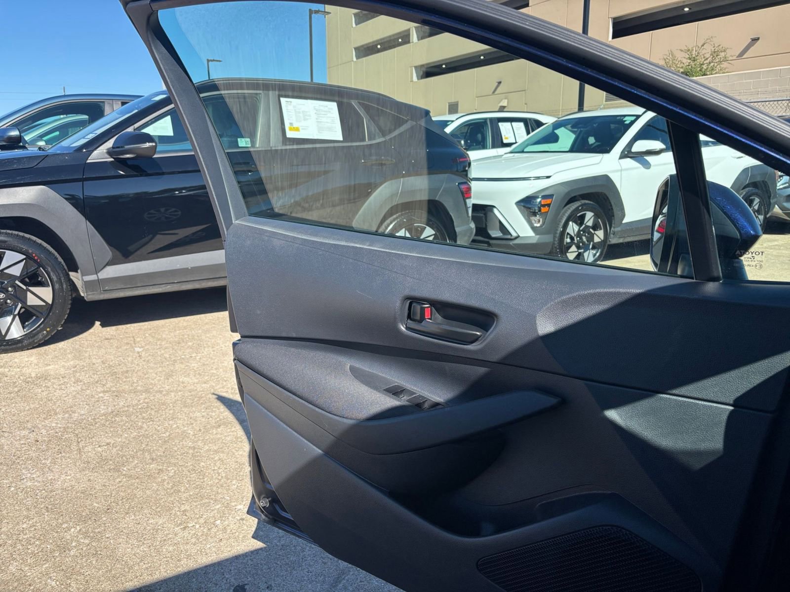 Thumbnail: 2025 Toyota Corolla - 20