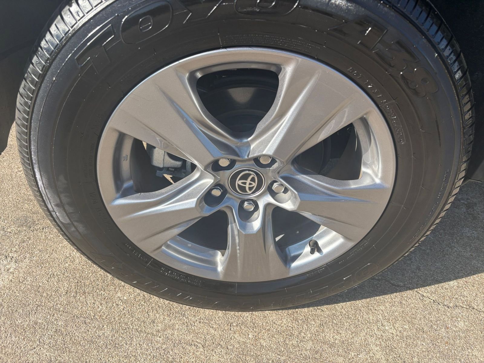 Thumbnail: 2025 Toyota RAV4 - 28