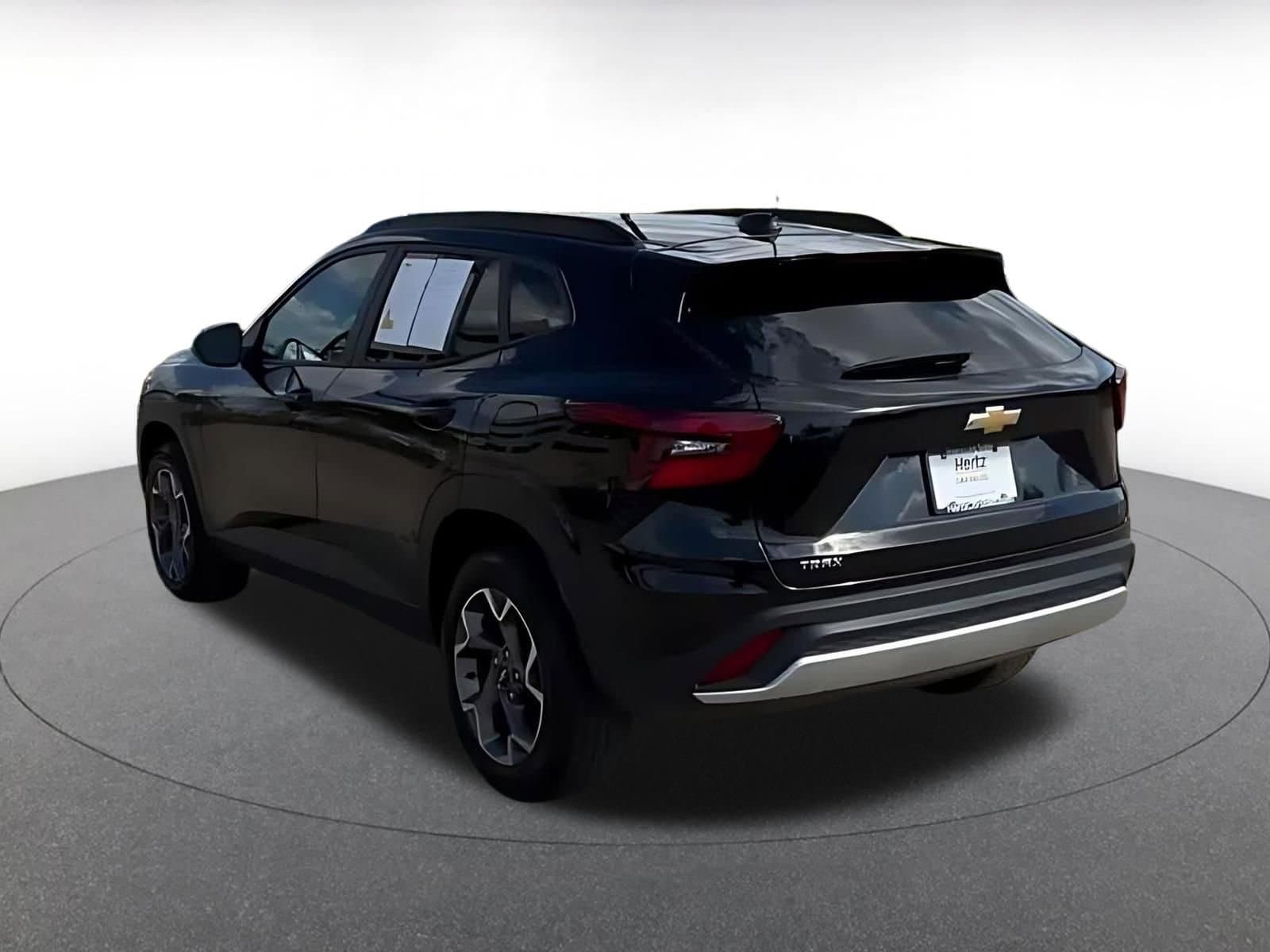 Thumbnail: 2025 Chevrolet Trax - 15