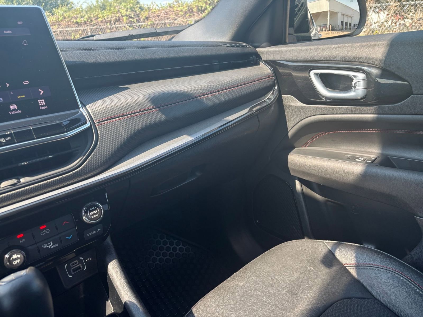 Thumbnail: 2025 Jeep Compass - 34