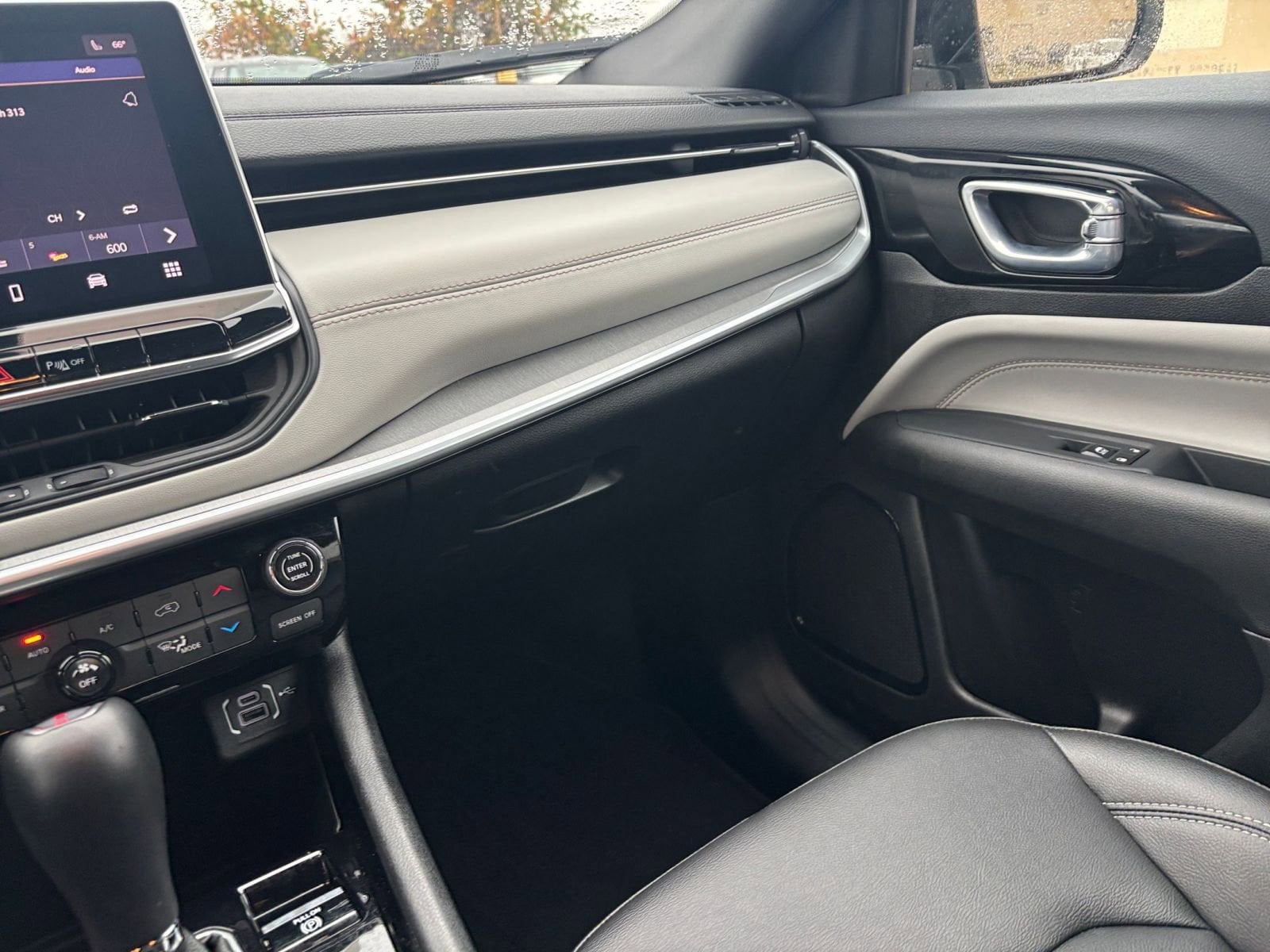 Thumbnail: 2025 Jeep Compass - 35