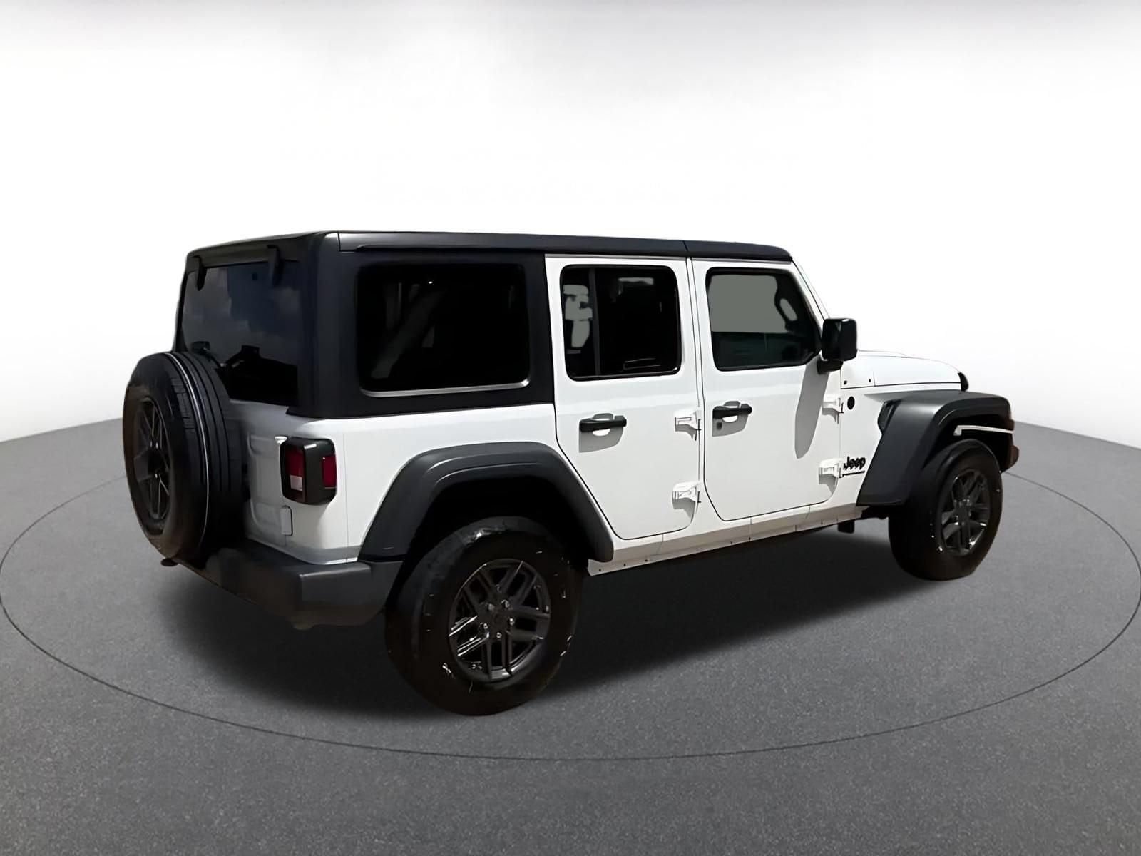 Thumbnail: 2025 Jeep Wrangler - 15