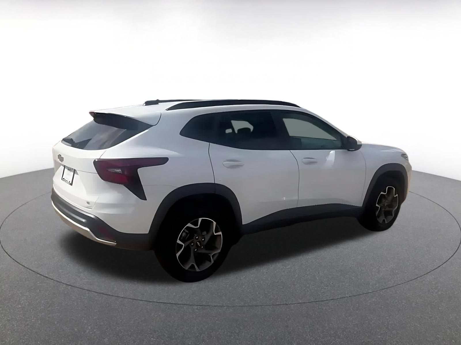Thumbnail: 2025 Chevrolet Trax - 15