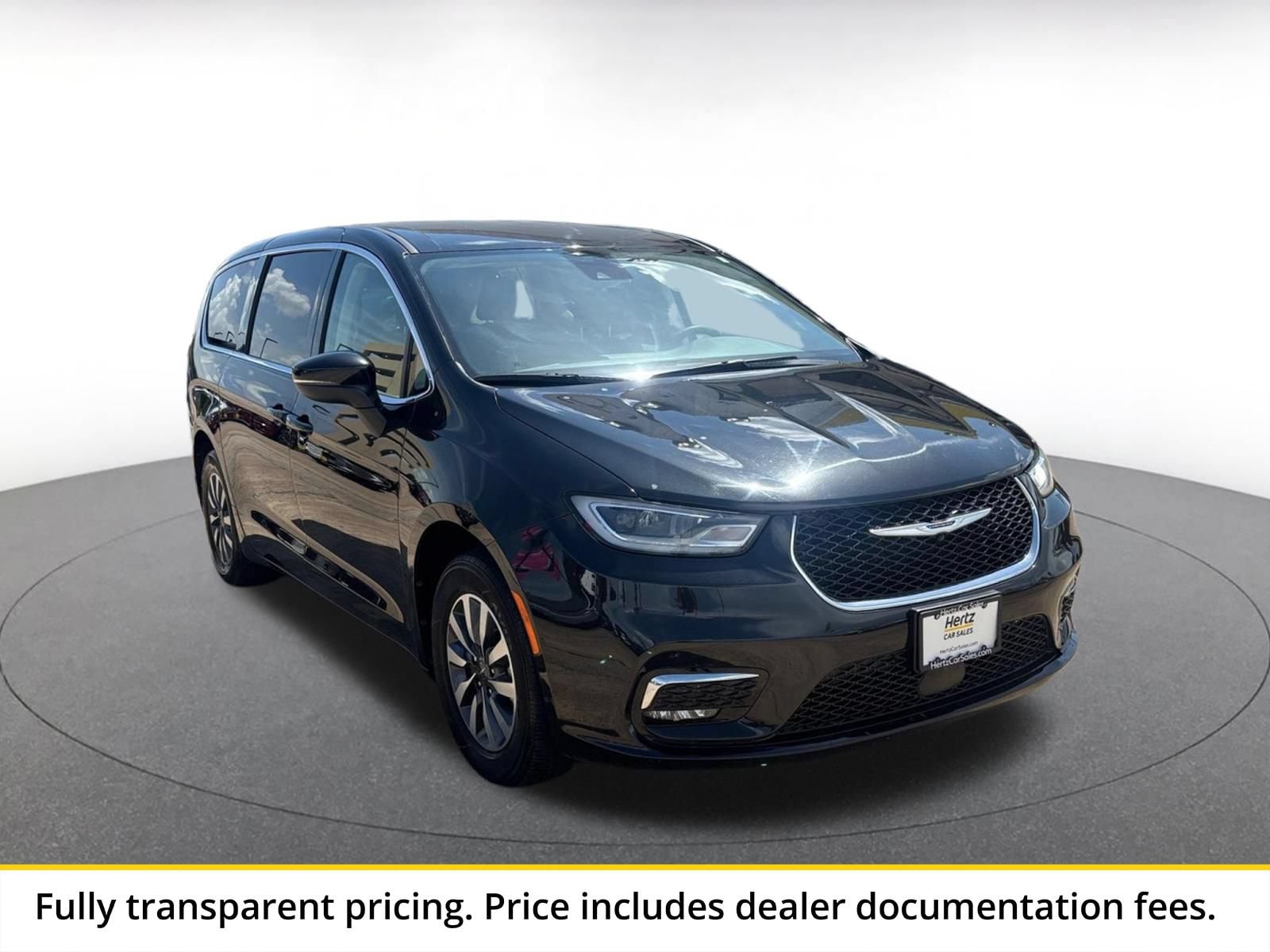 Thumbnail: 2023 Chrysler Pacifica - 1