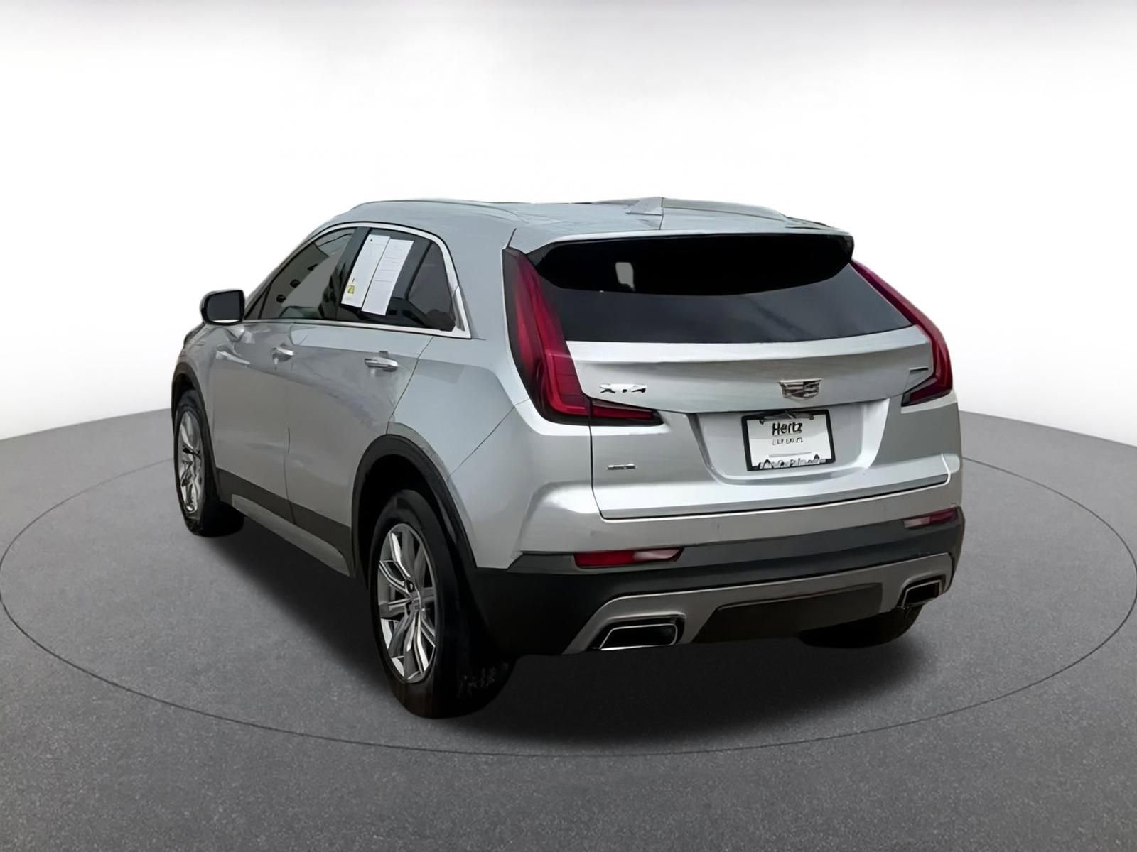 Thumbnail: 2022 Cadillac XT4 - 15