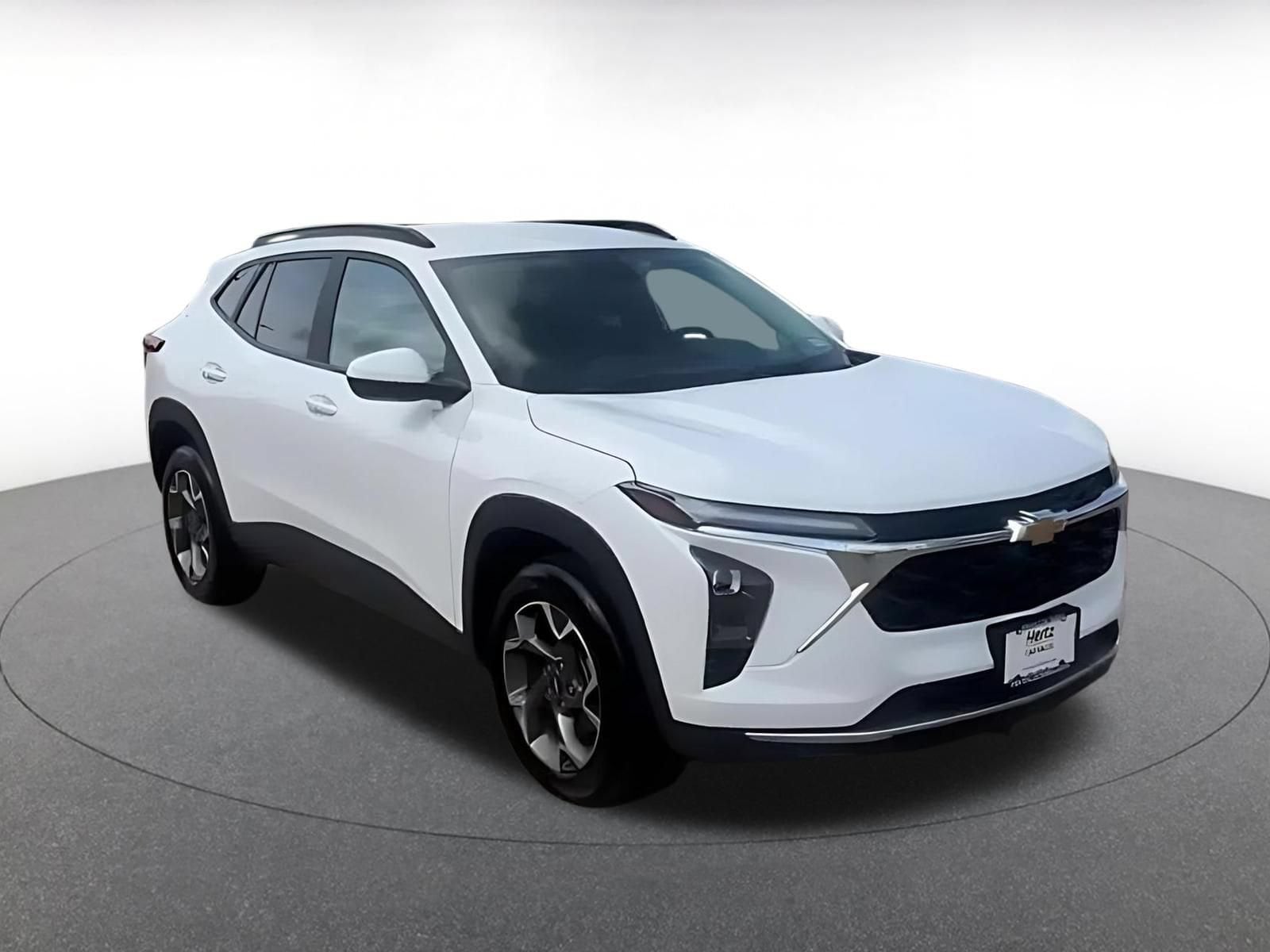 Thumbnail: 2025 Chevrolet Trax - 3