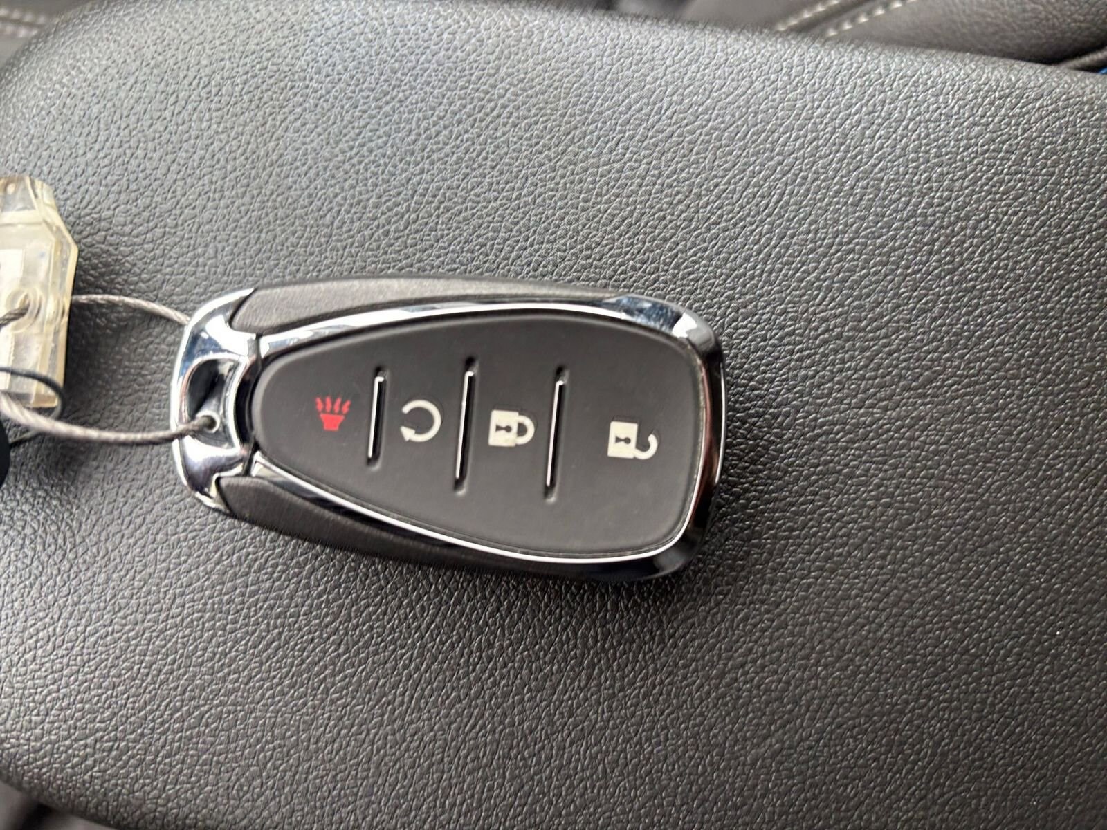 Thumbnail: 2025 Chevrolet Trax - 21