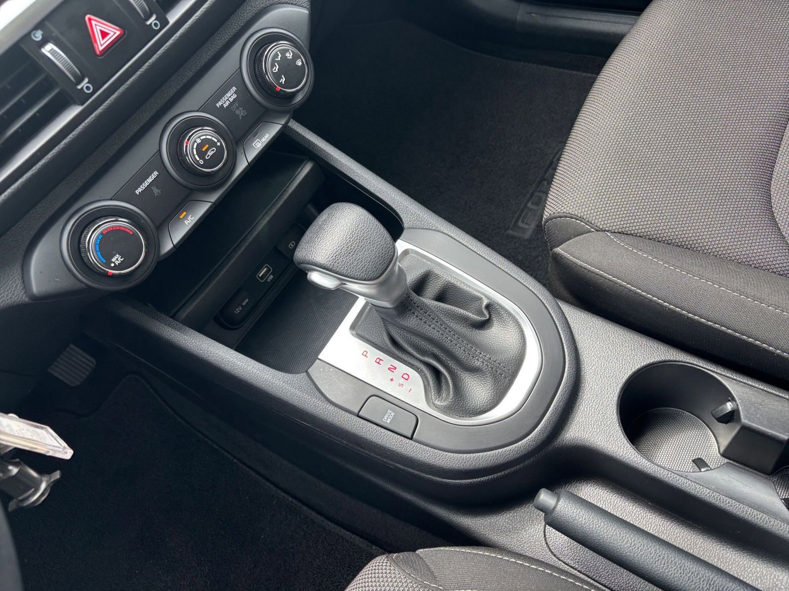 2024 Kia Forte LXS 34