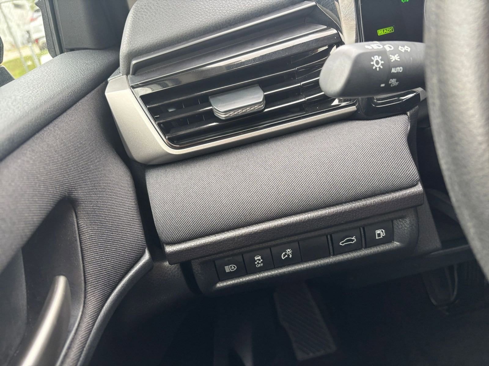 Thumbnail: 2025 Toyota Camry - 33