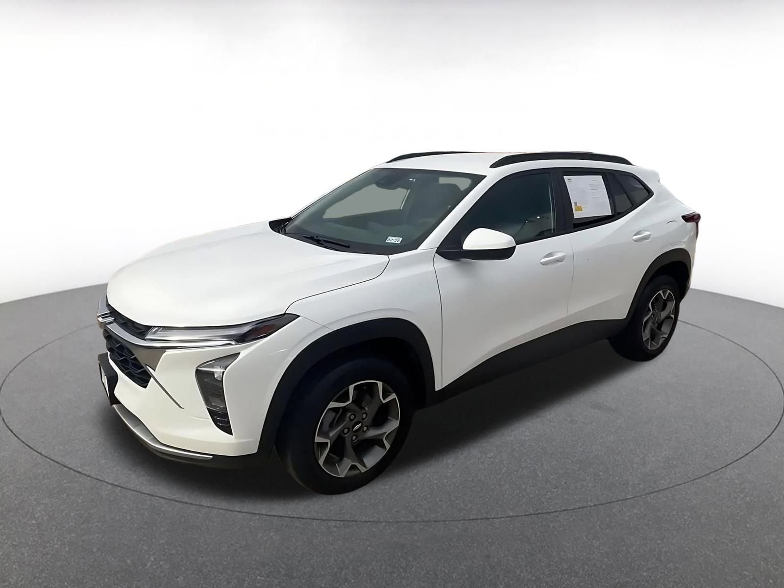 Thumbnail: 2025 Chevrolet Trax - 8