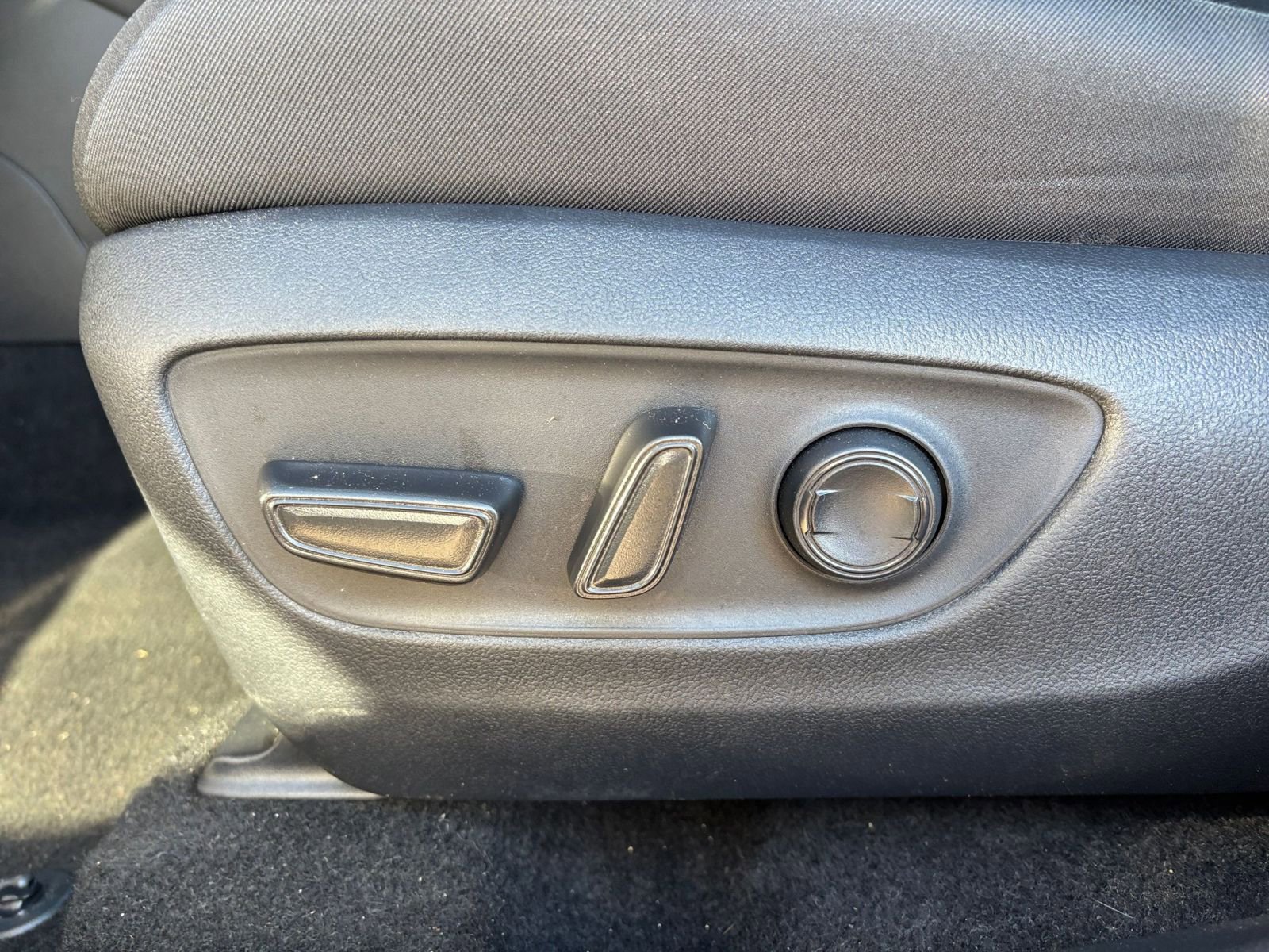 Thumbnail: 2025 Toyota RAV4 - 24