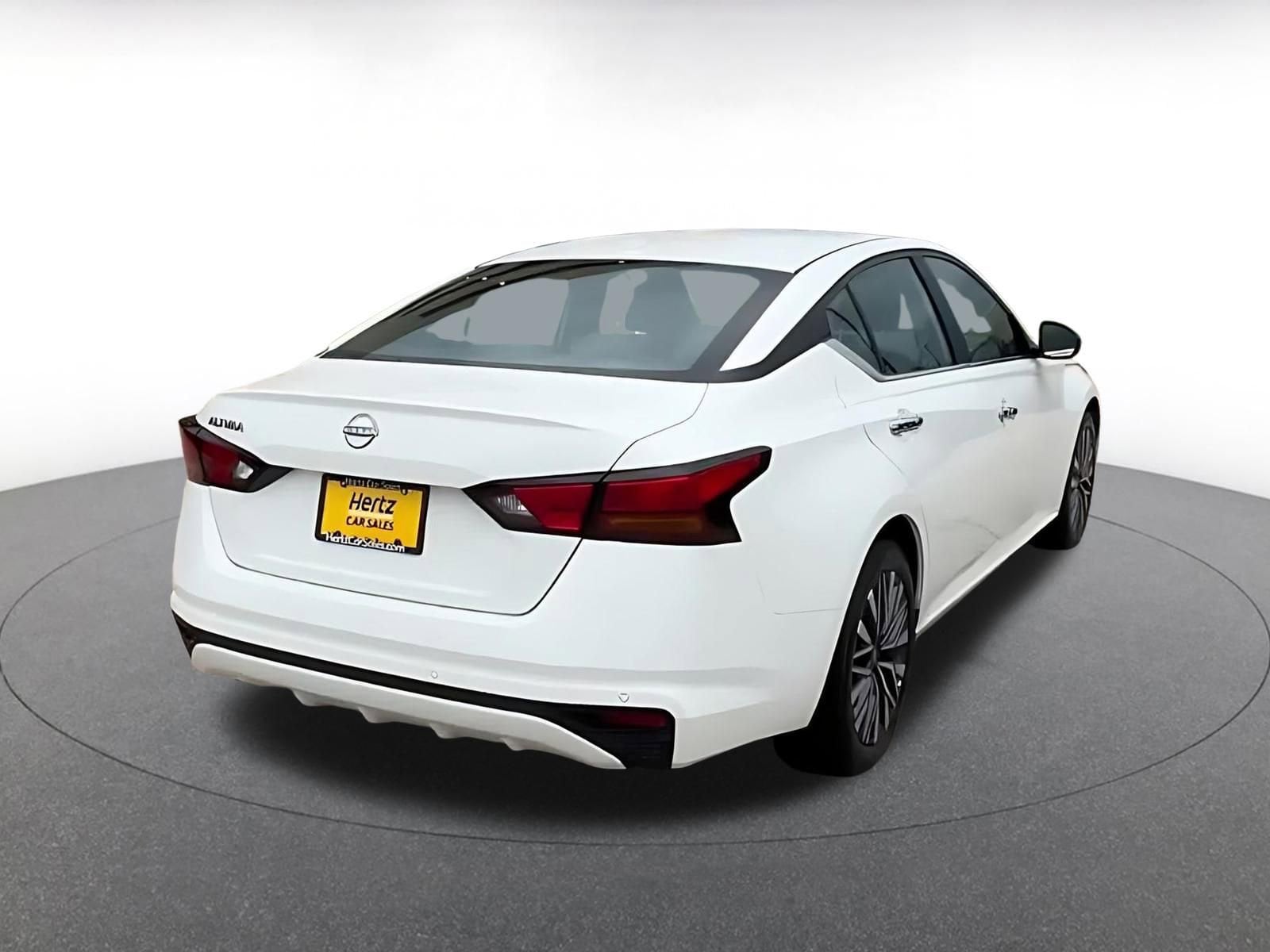Thumbnail: 2025 Nissan Altima - 15
