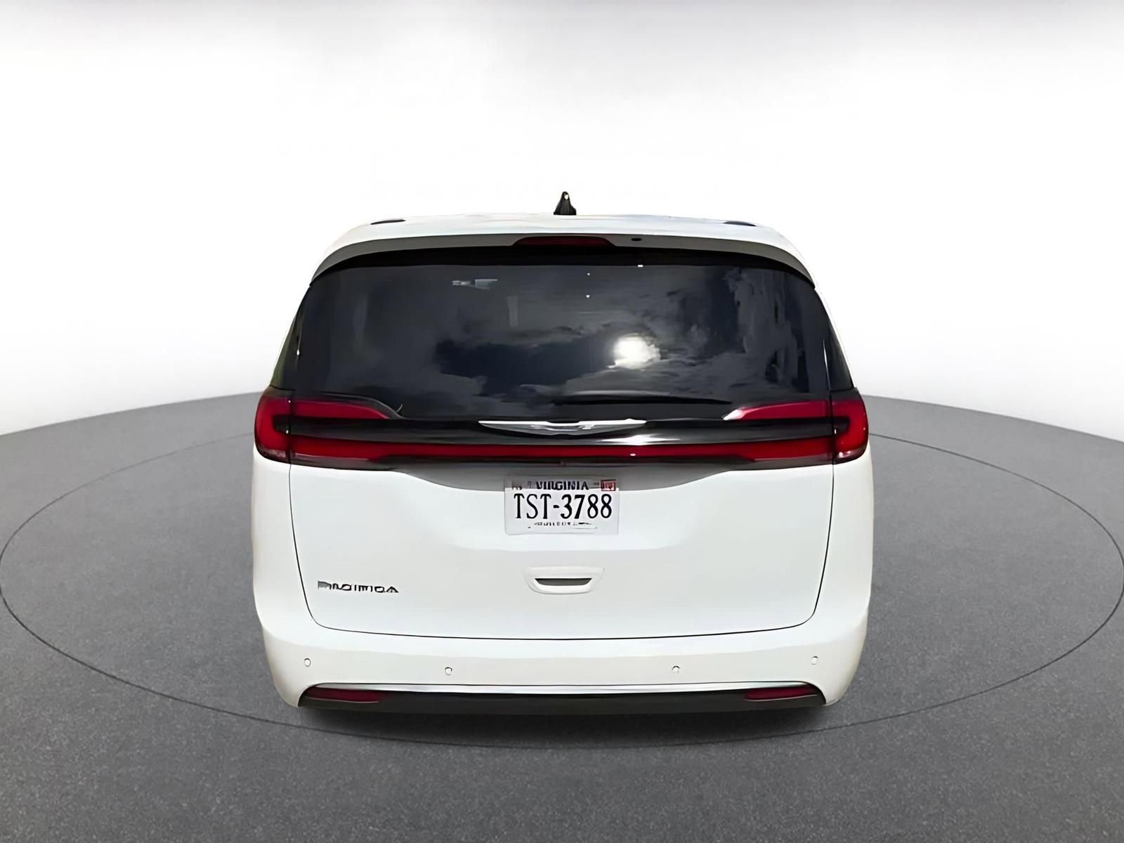 Thumbnail: 2023 Chrysler Pacifica - 12