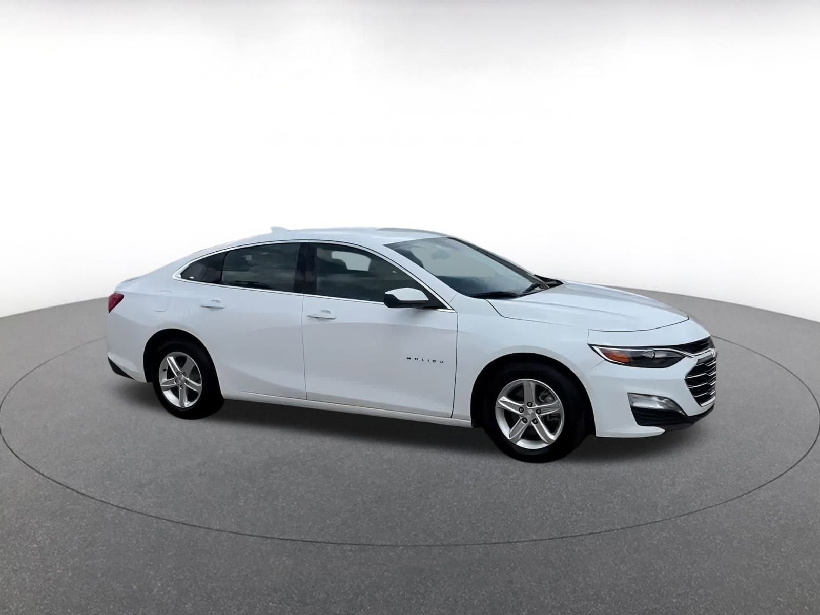 Thumbnail: 2024 Chevrolet Malibu - 2