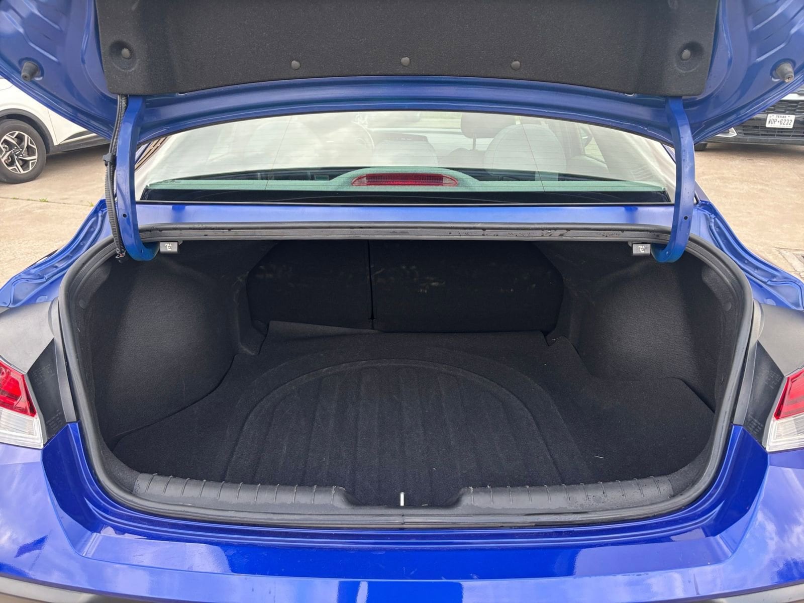 Thumbnail: 2025 Hyundai Elantra - 32