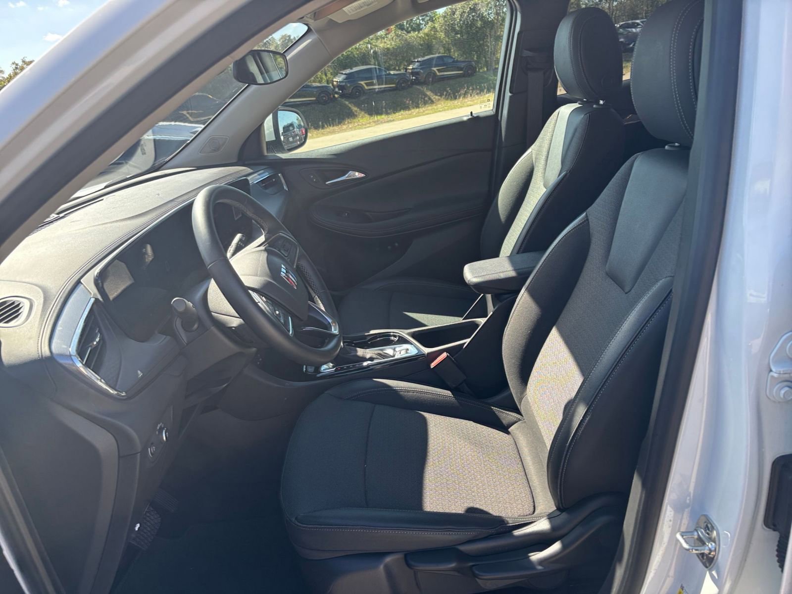 Thumbnail: 2025 Buick Encore GX - 24