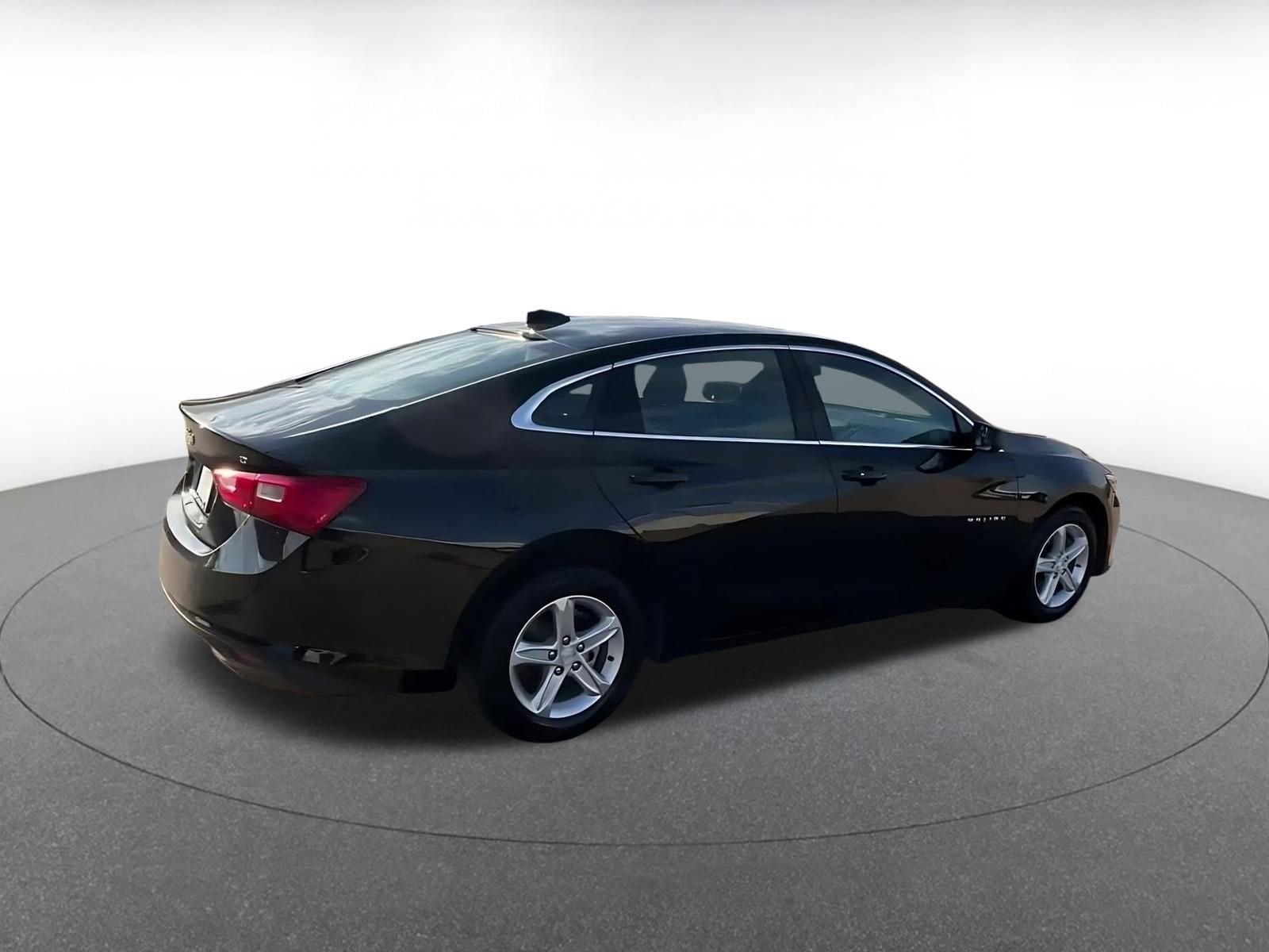 Thumbnail: 2023 Chevrolet Malibu - 14