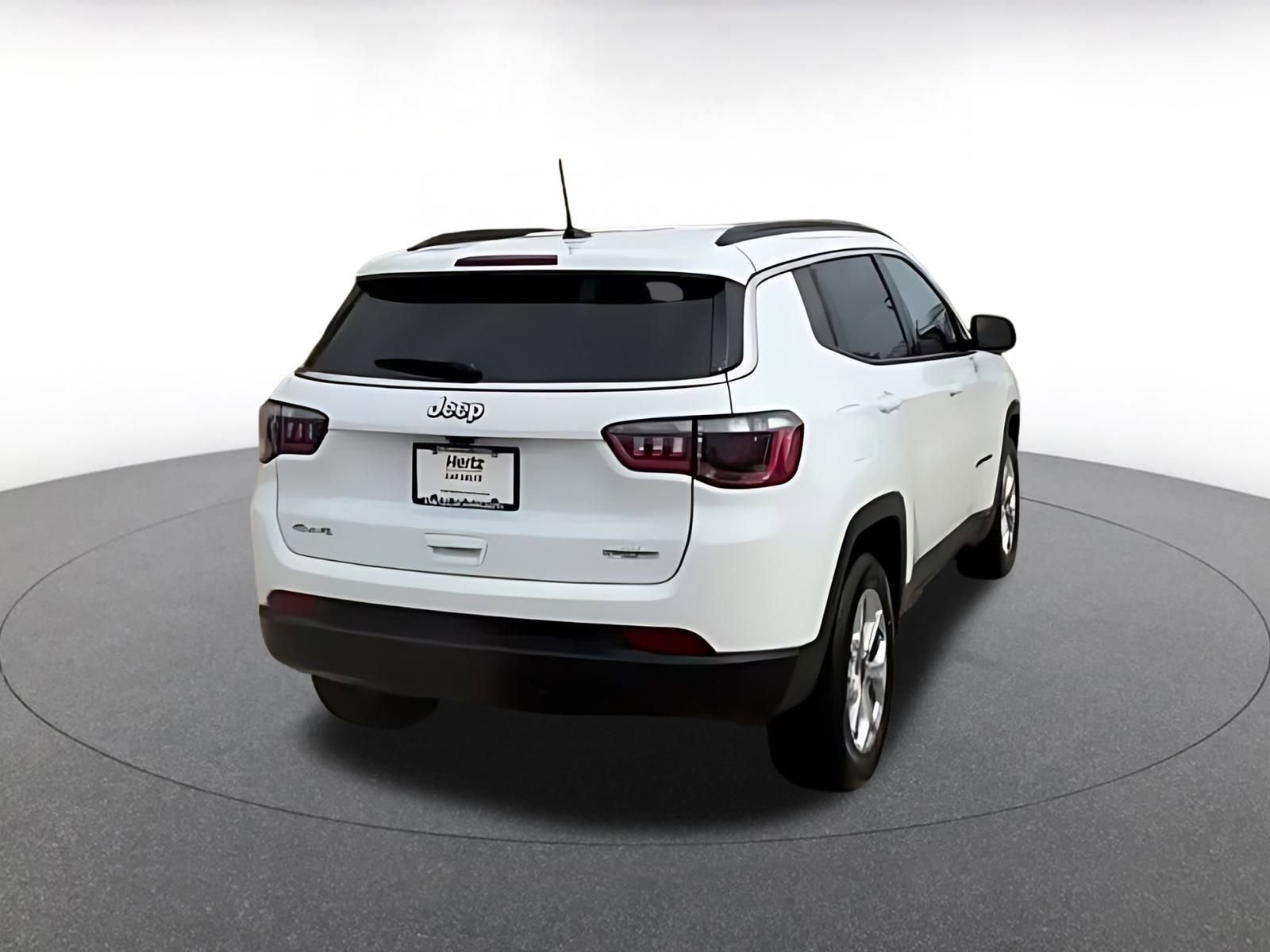 Thumbnail: 2025 Jeep Compass - 16