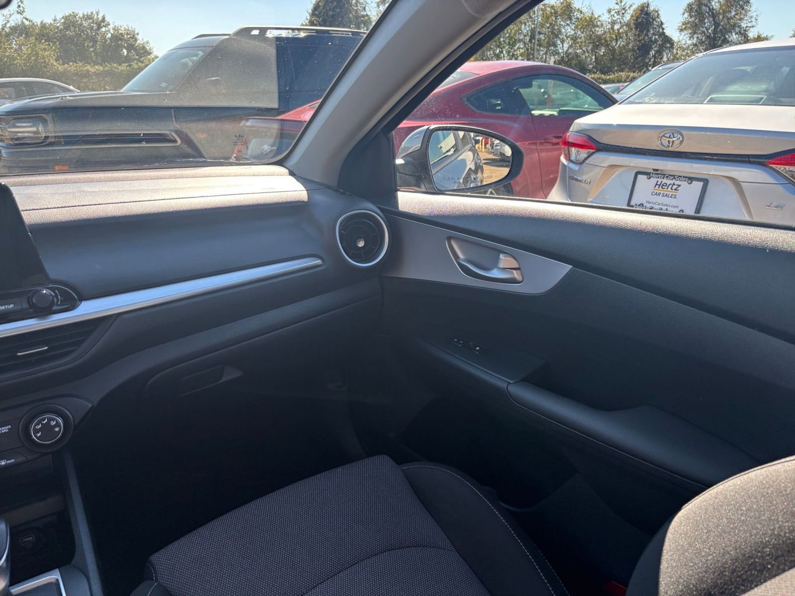 Thumbnail: 2024 Kia Forte - 33