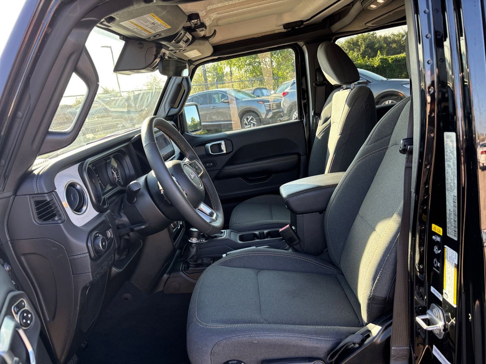 Thumbnail: 2025 Jeep Wrangler - 25