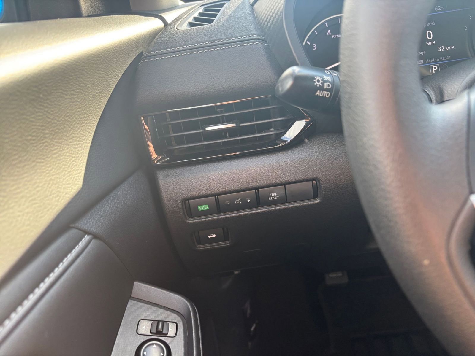 Thumbnail: 2025 Nissan Sentra - 32