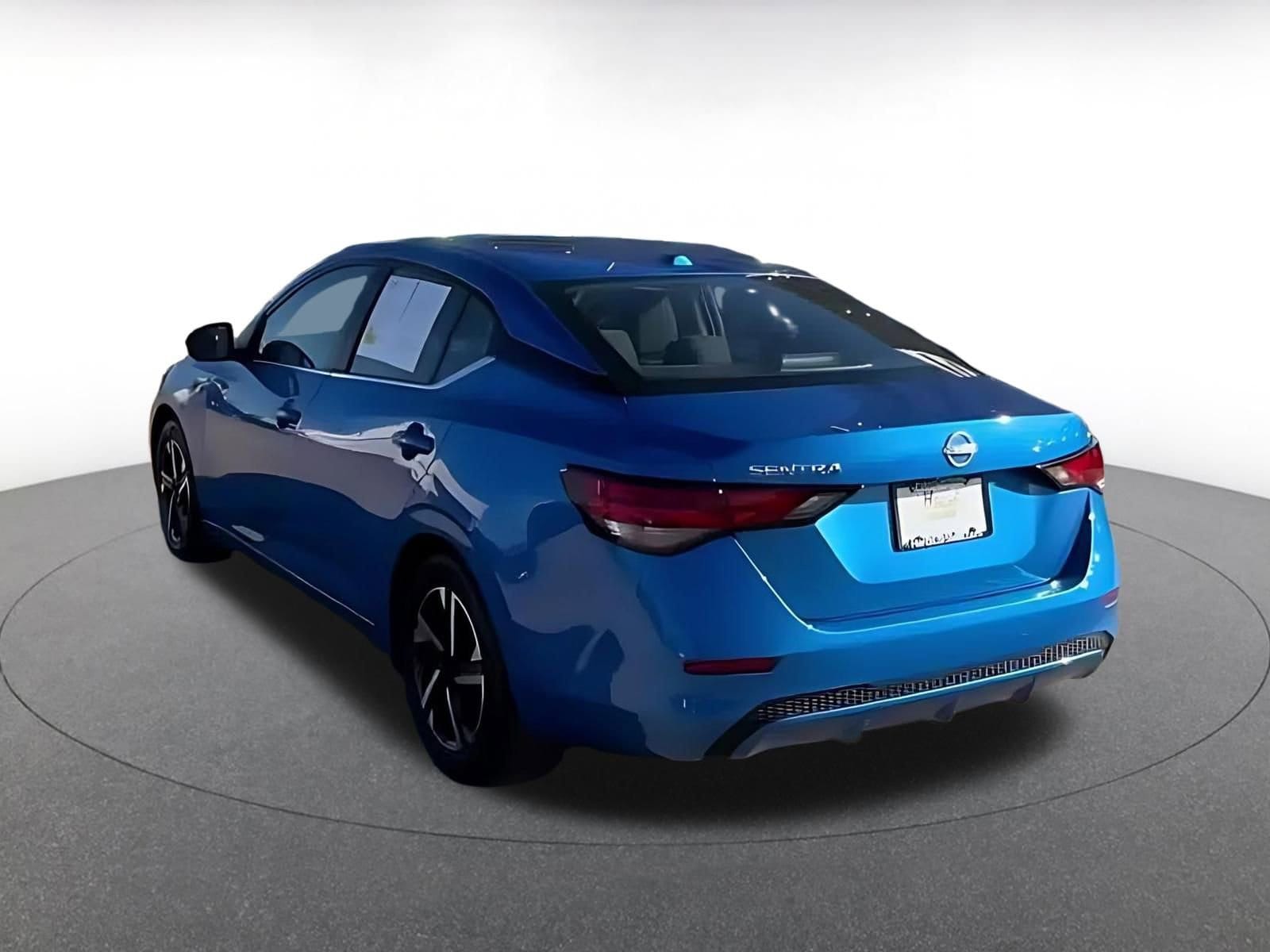 Thumbnail: 2025 Nissan Sentra - 10