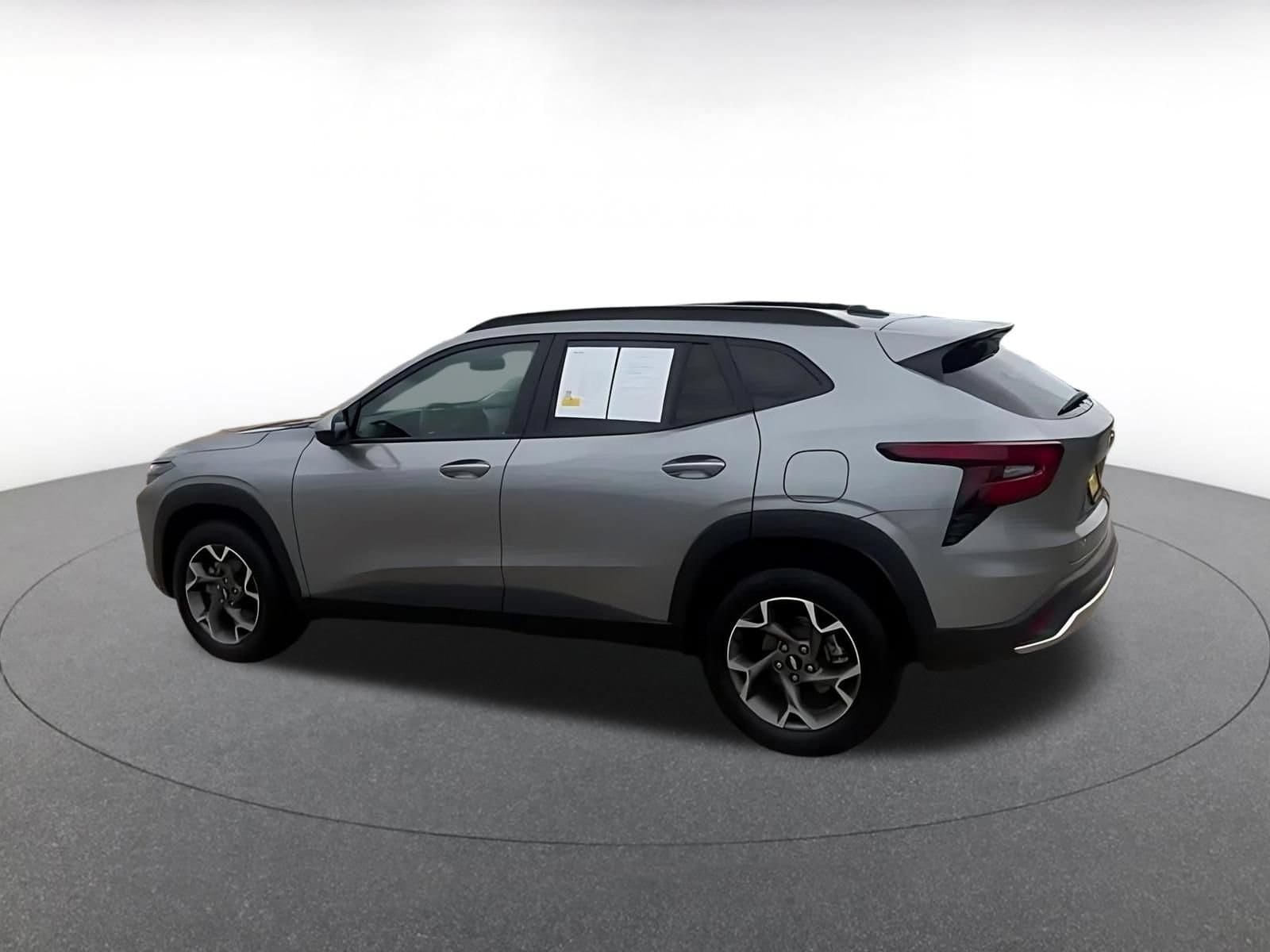 Thumbnail: 2025 Chevrolet Trax - 10