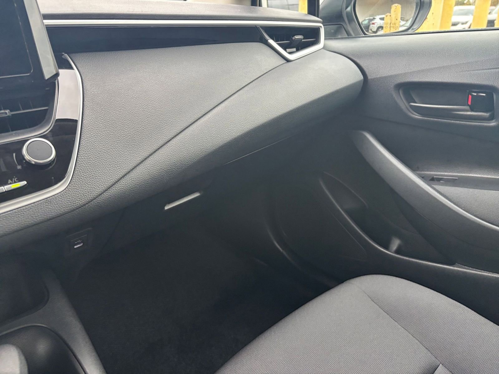 Thumbnail: 2025 Toyota Corolla - 33