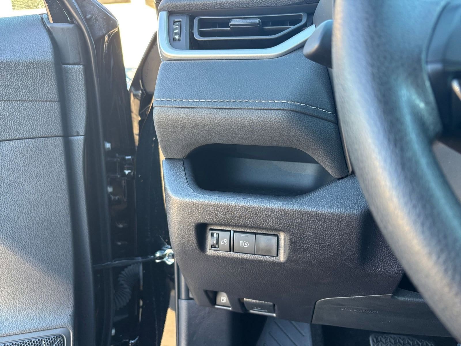 Thumbnail: 2025 Toyota RAV4 - 32