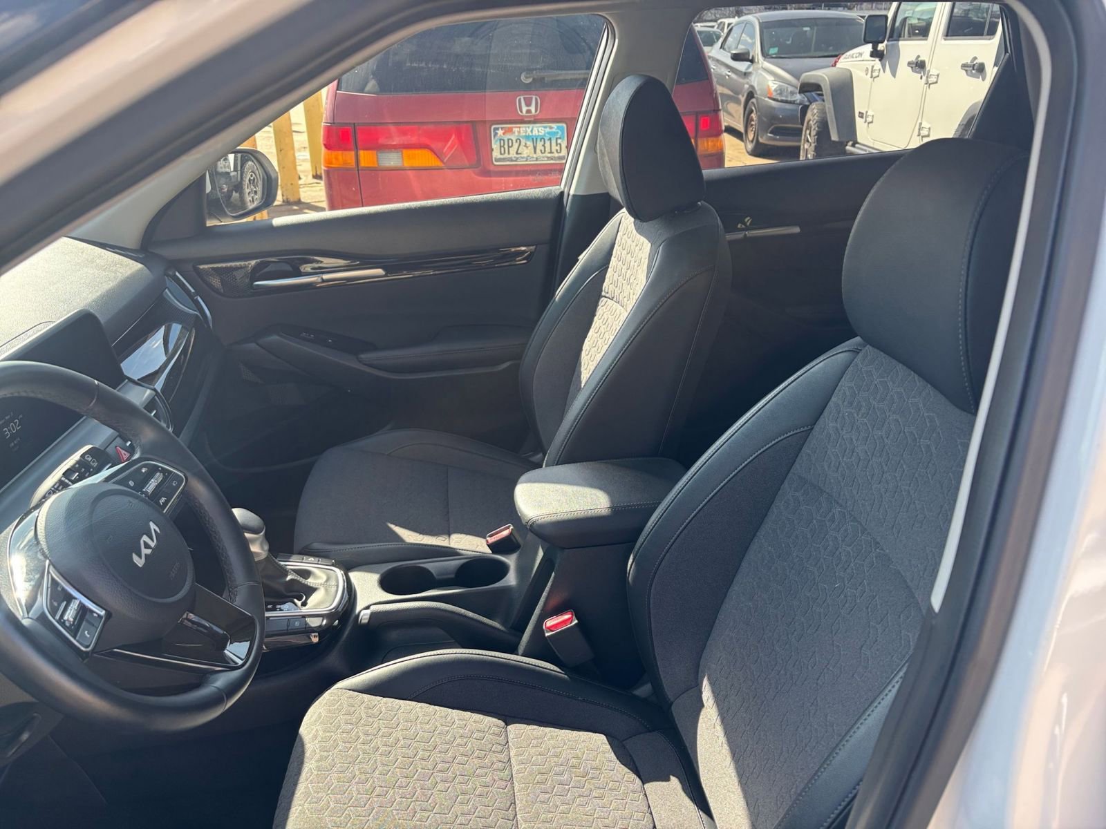 Thumbnail: 2025 Kia Seltos - 25