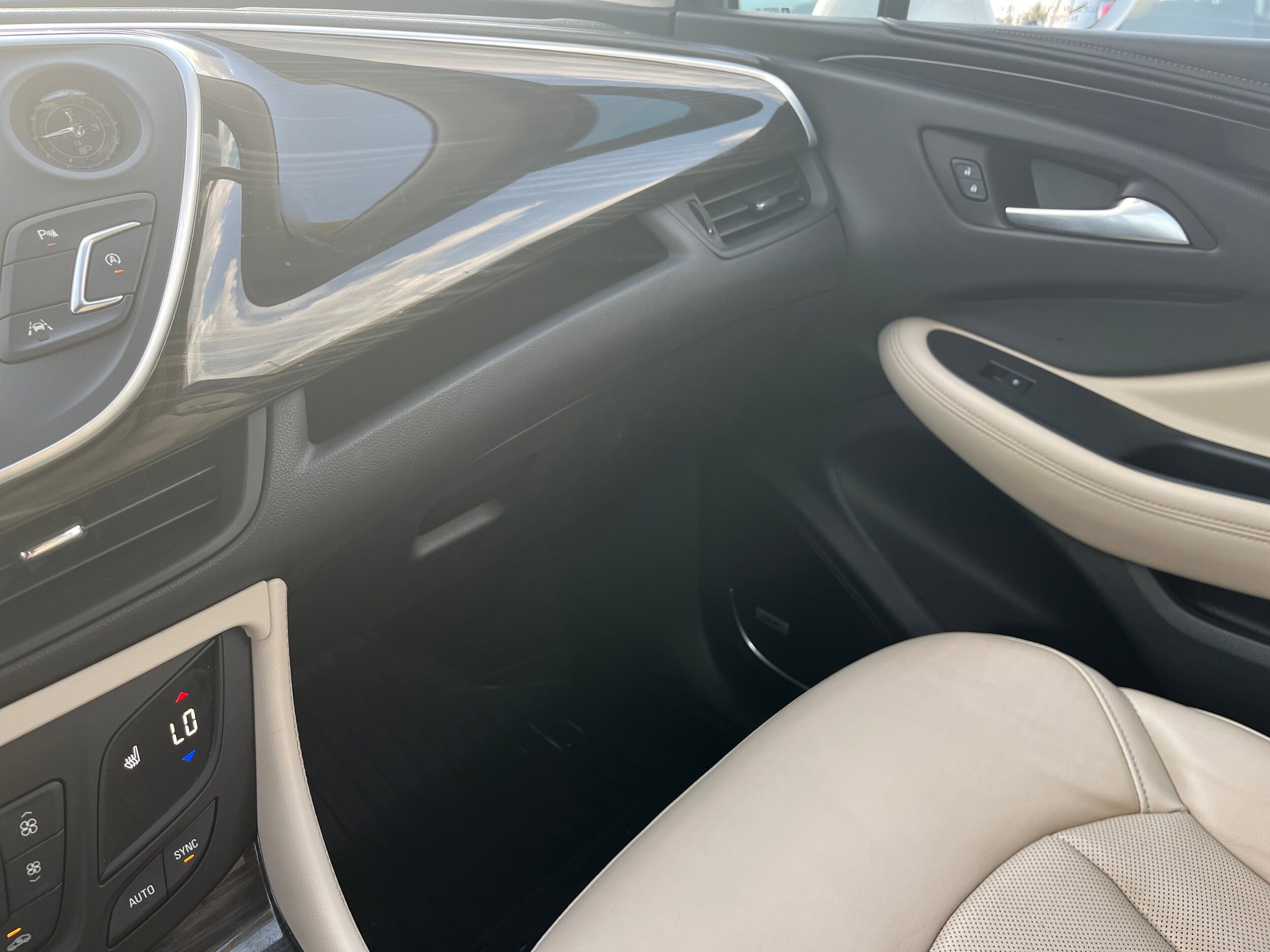 2020 Buick Envision Premium I 30