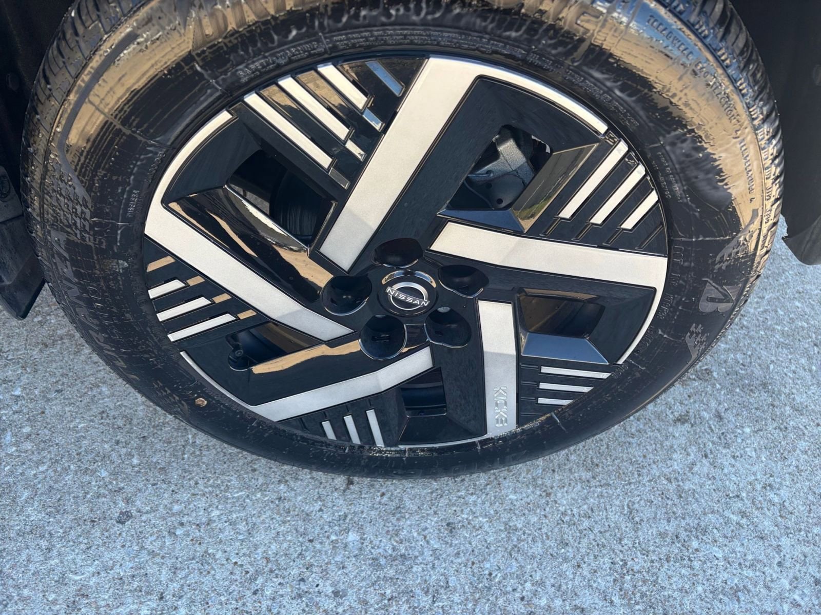 Thumbnail: 2025 Nissan Kicks - 28