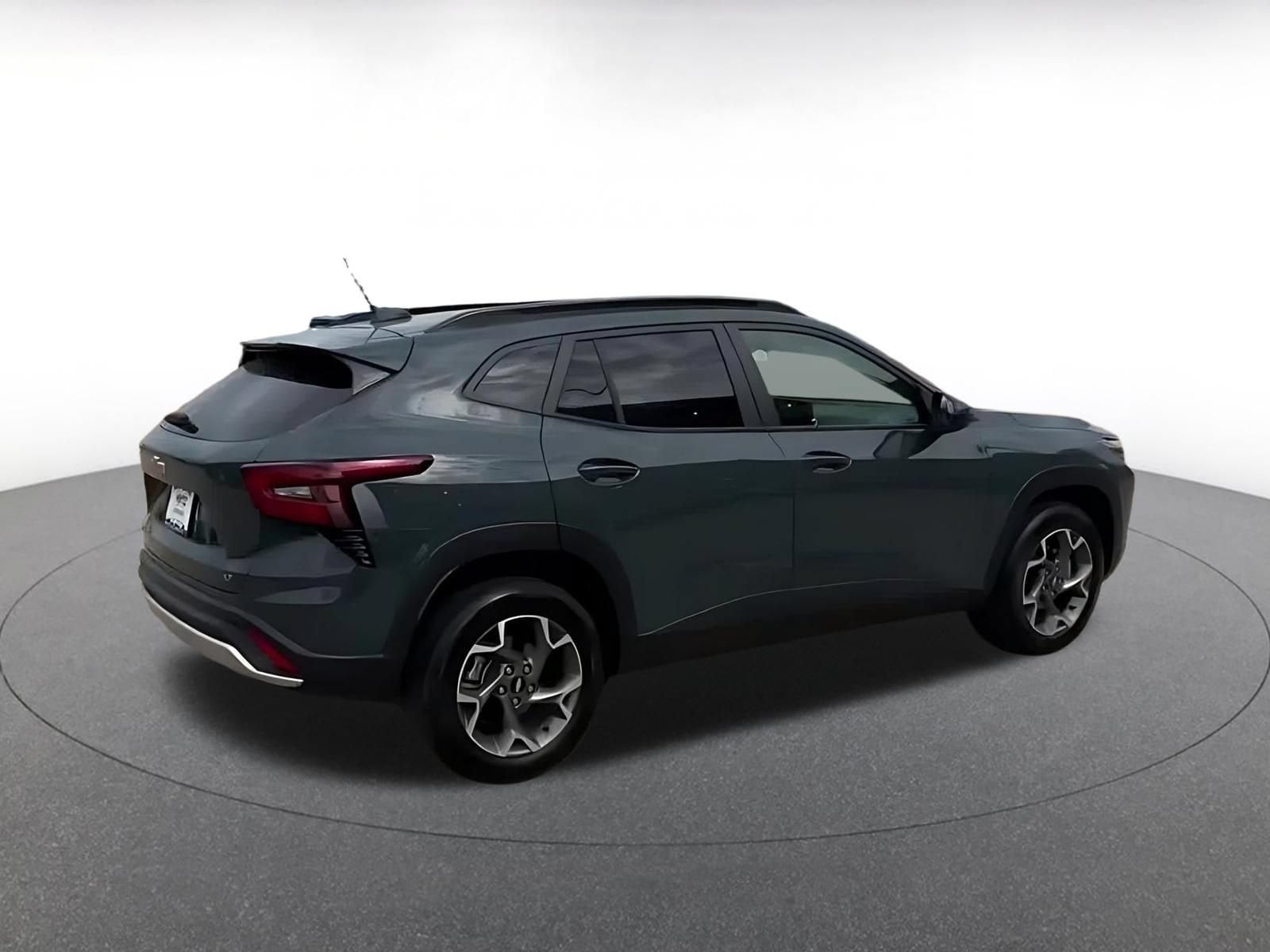 Thumbnail: 2025 Chevrolet Trax - 14