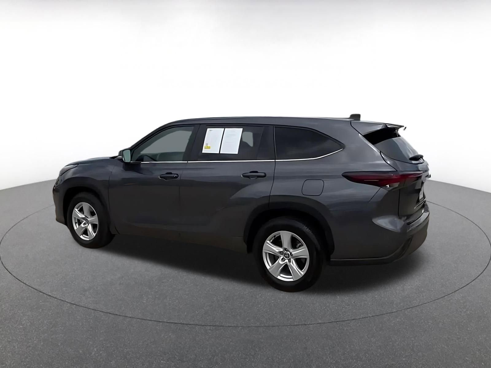 Thumbnail: 2025 Toyota Highlander - 10