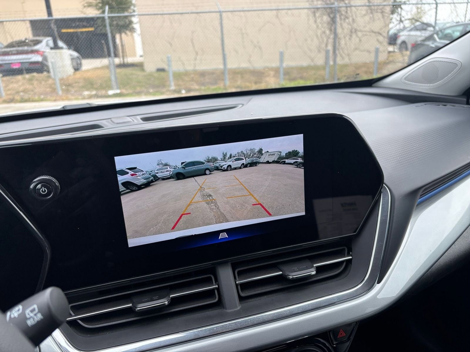 Thumbnail: 2025 Chevrolet Trax - 22