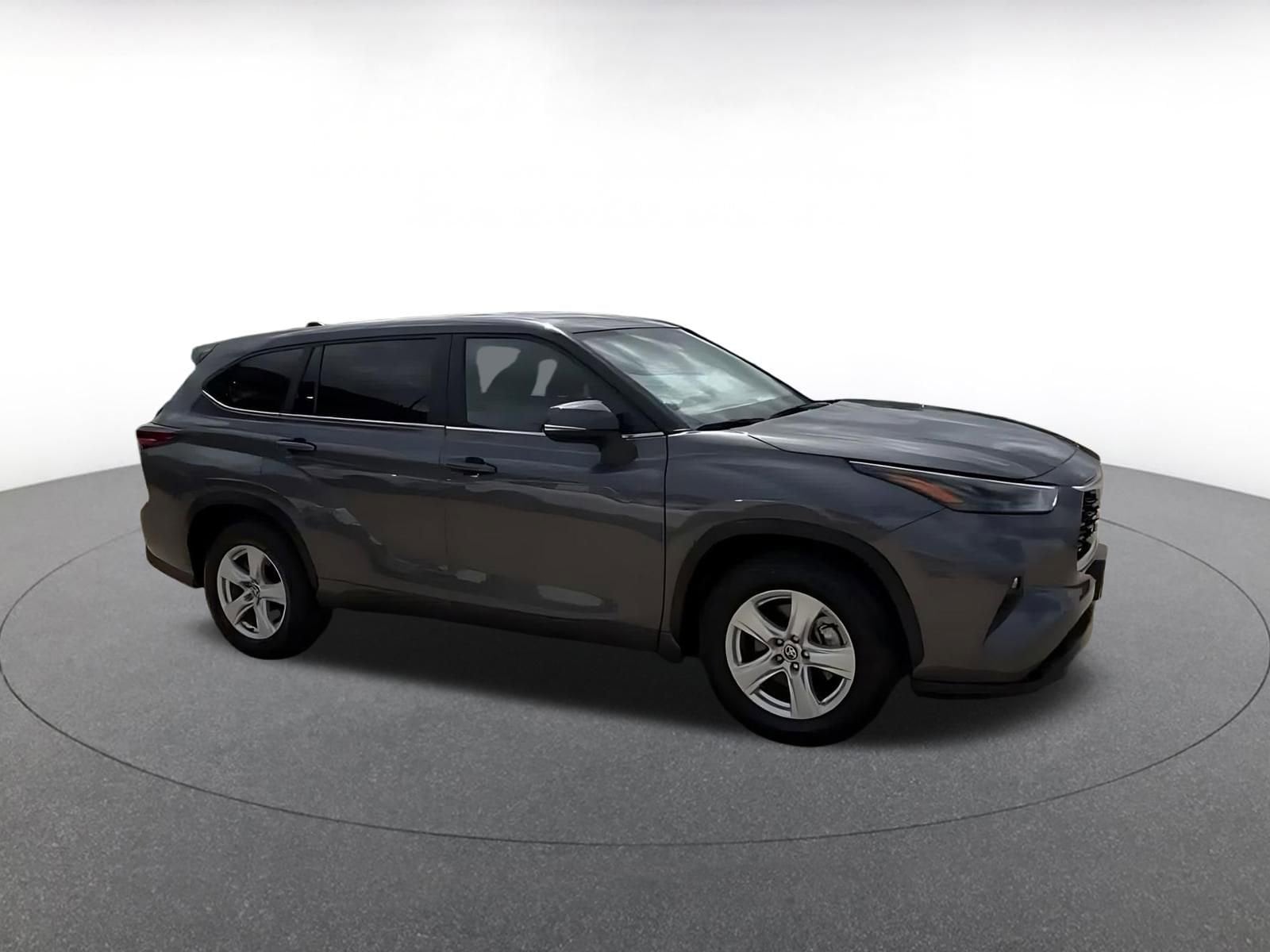 Thumbnail: 2025 Toyota Highlander - 2