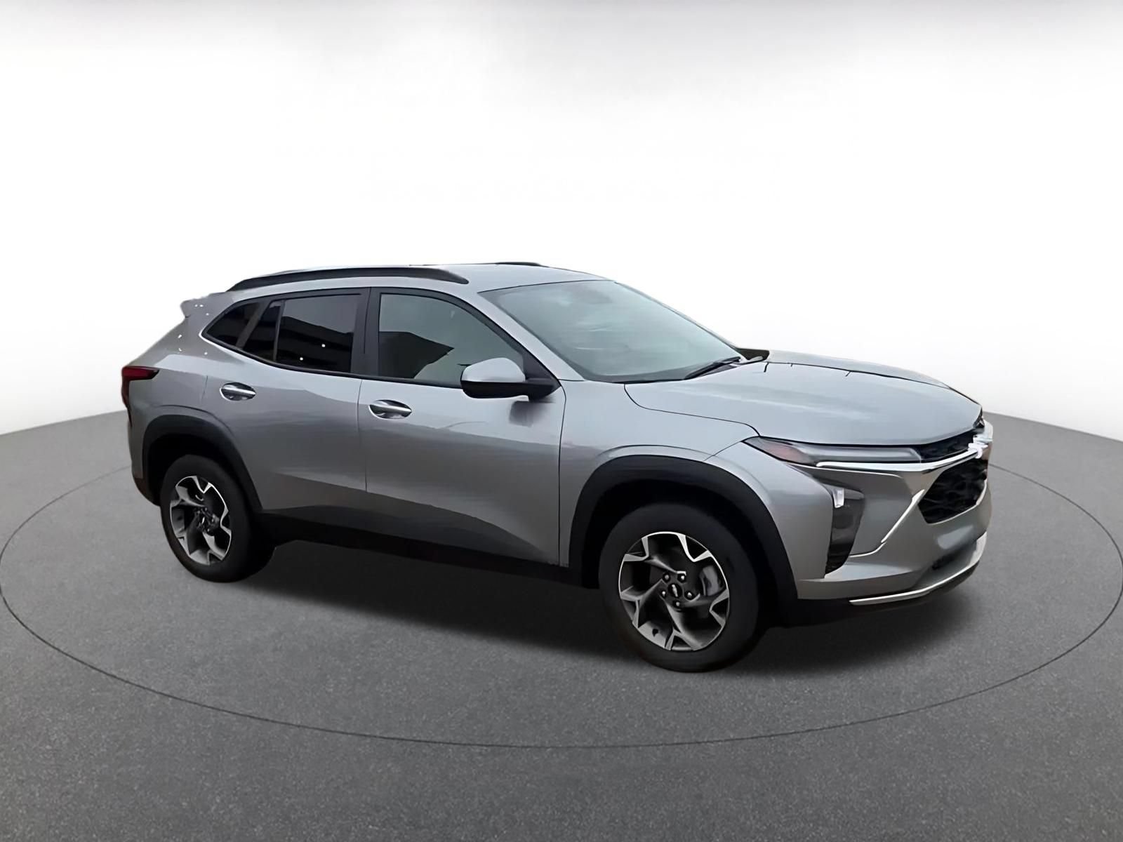 Thumbnail: 2025 Chevrolet Trax - 2