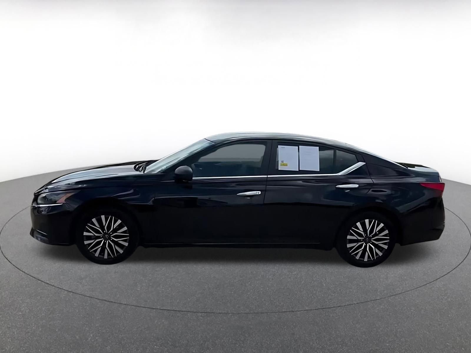 Thumbnail: 2025 Nissan Altima - 8