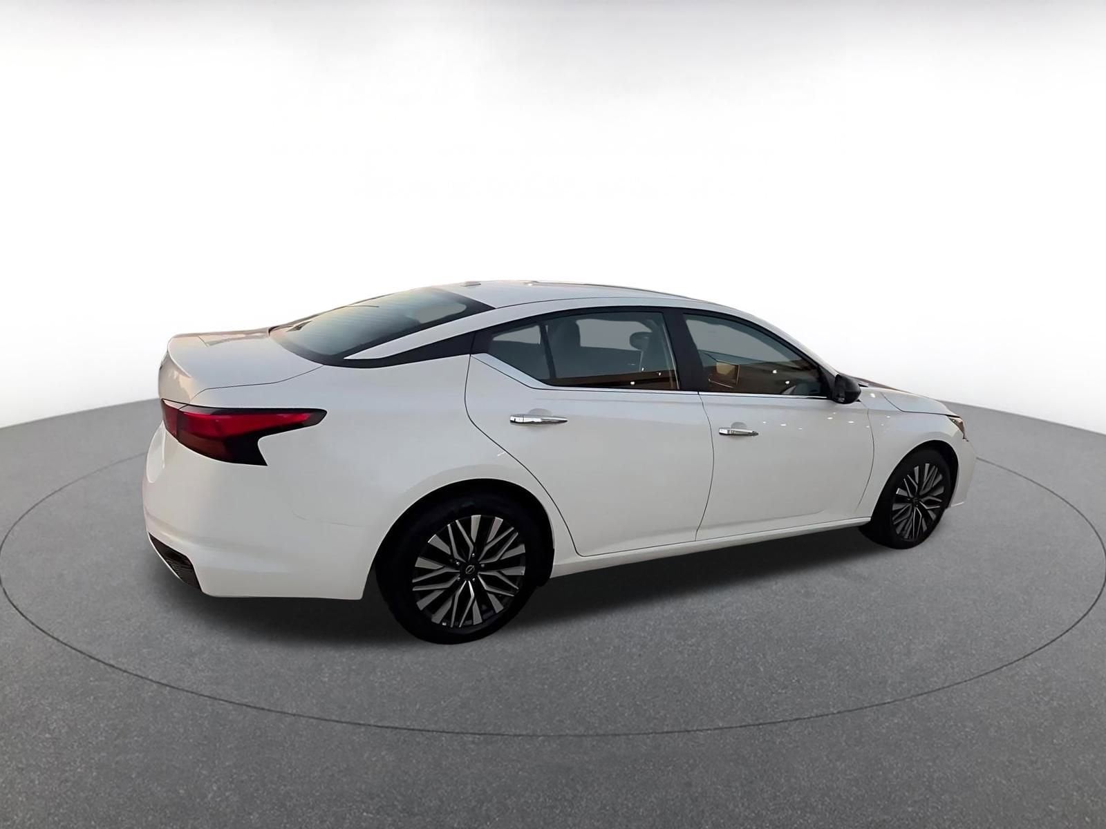 Thumbnail: 2025 Nissan Altima - 14