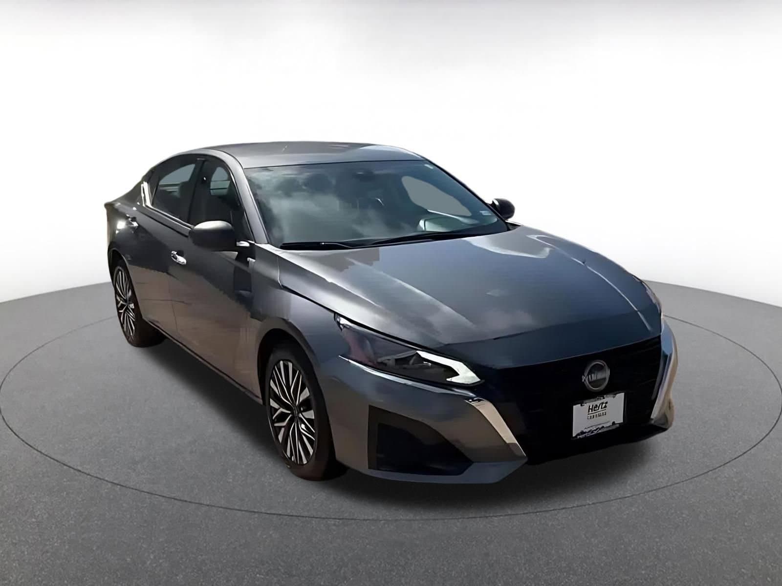 Thumbnail: 2025 Nissan Altima - 3