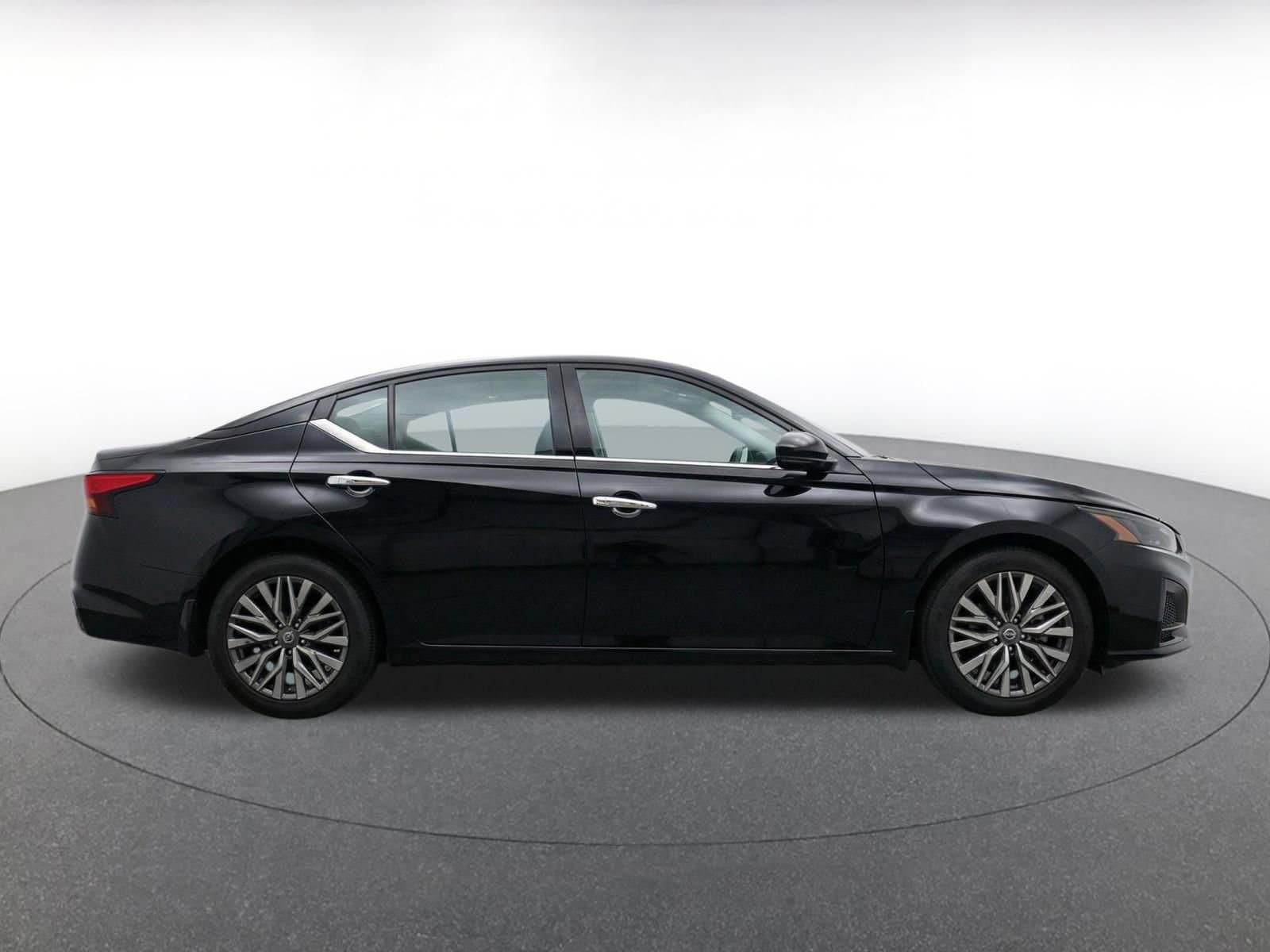 Thumbnail: 2025 Nissan Altima - 14