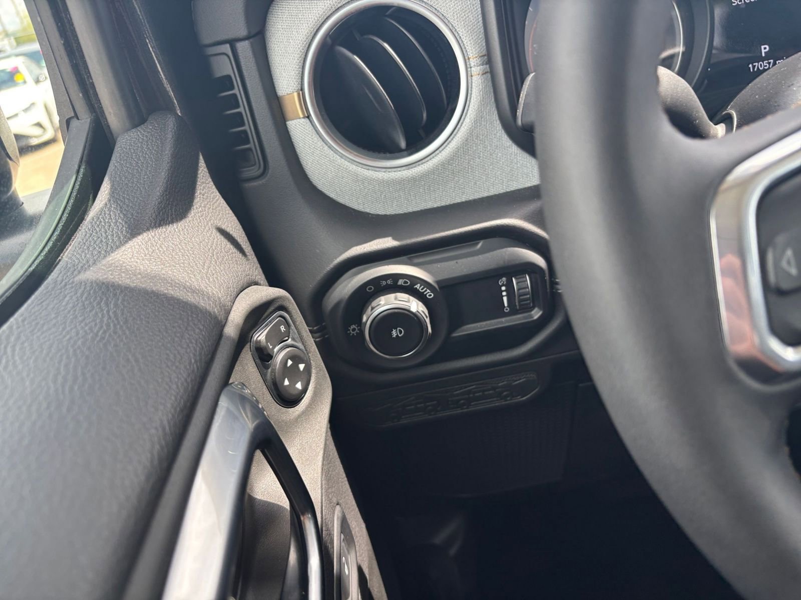 Thumbnail: 2025 Jeep Wrangler - 33