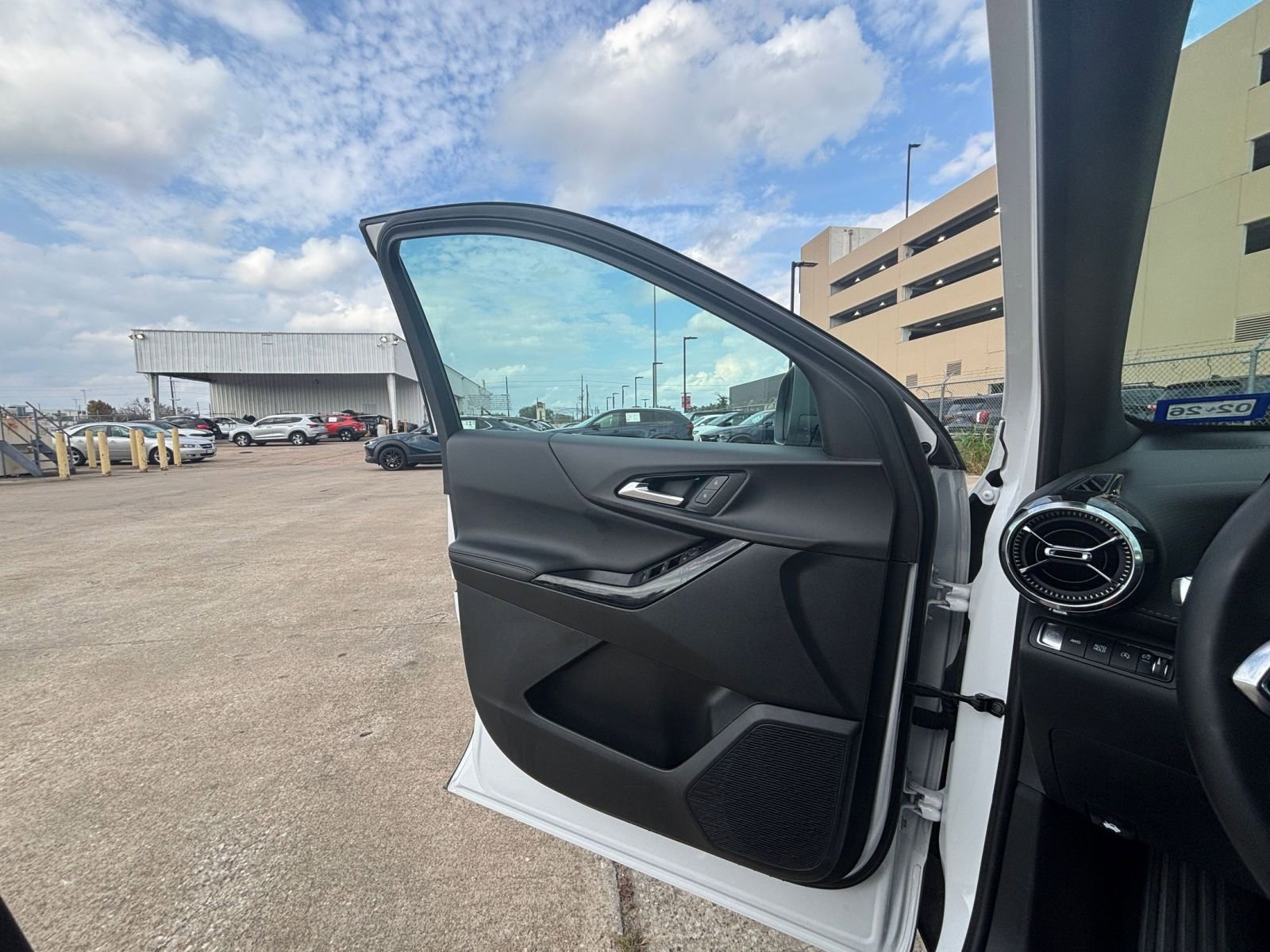 Thumbnail: 2025 Chevrolet Equinox - 20