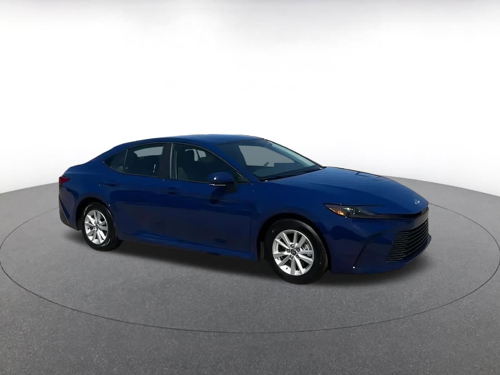 2025 Toyota Camry LE 2