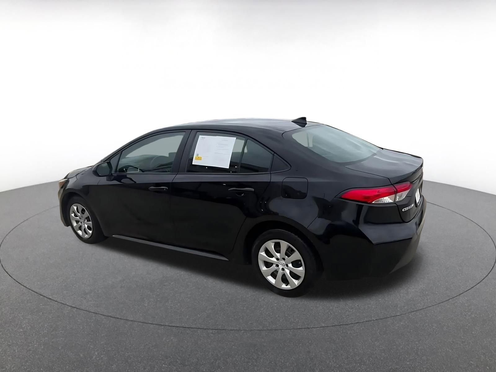 Thumbnail: 2023 Toyota Corolla - 10