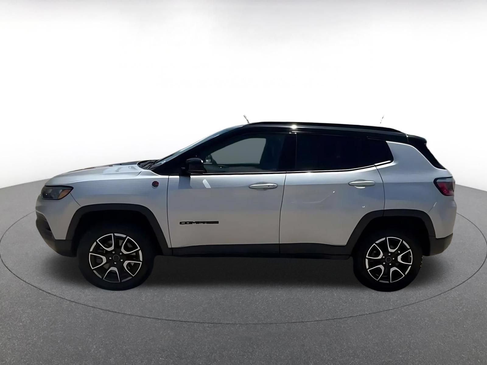 Thumbnail: 2025 Jeep Compass - 8