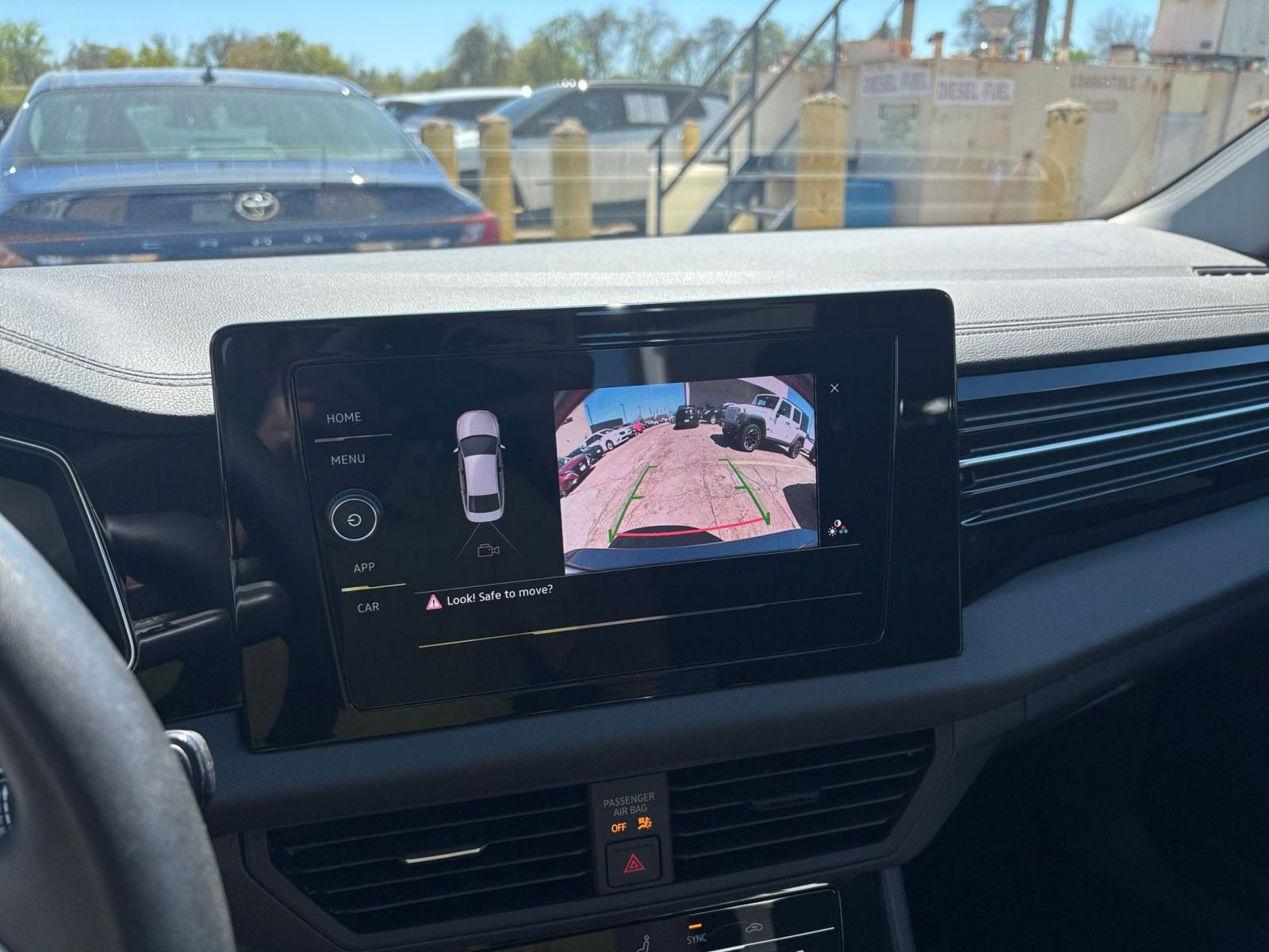 Thumbnail: 2025 Volkswagen Jetta - 22