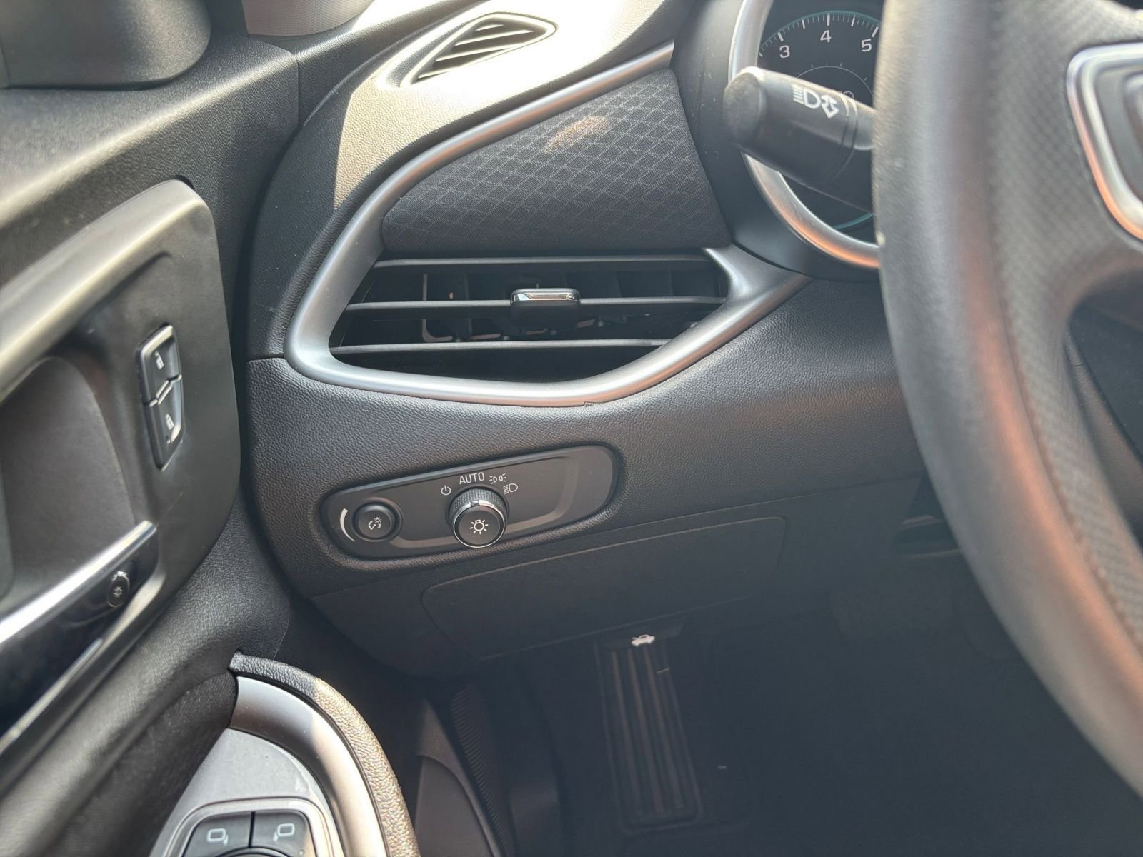 Thumbnail: 2024 Chevrolet Malibu - 34