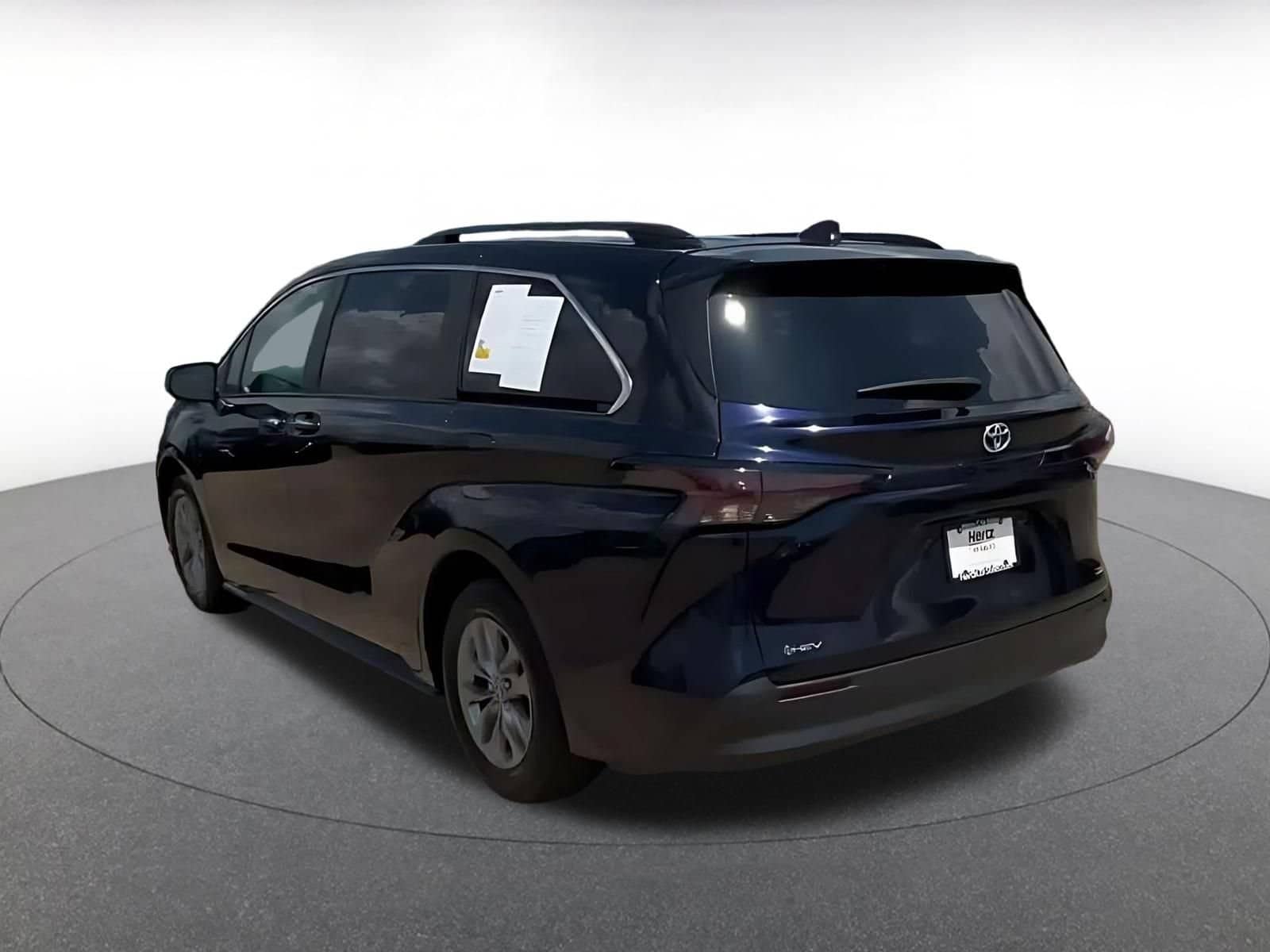 Thumbnail: 2025 Toyota Sienna - 10